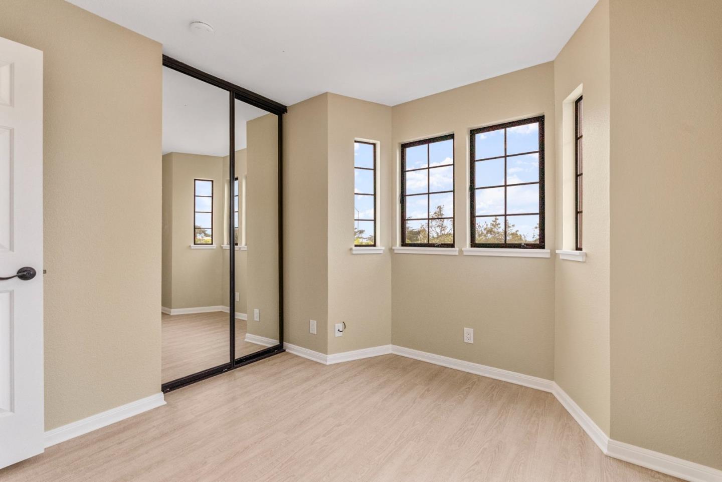 Detail Gallery Image 23 of 30 For 225 Moana Pl, Pacifica,  CA 94044 - 7 Beds | 3/2 Baths