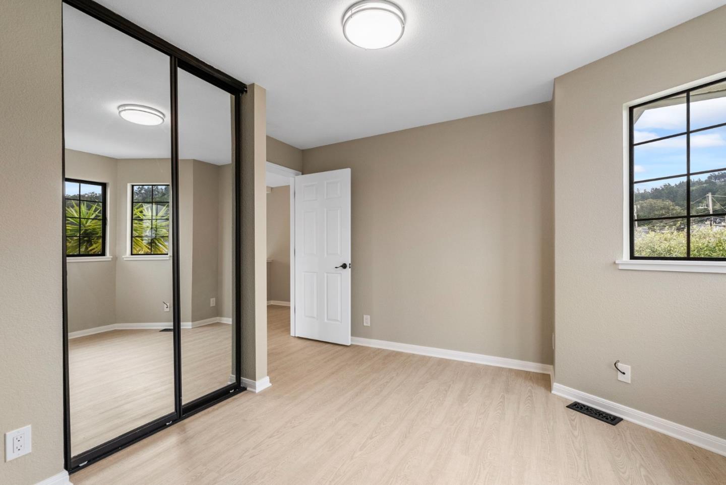Detail Gallery Image 26 of 30 For 225 Moana Pl, Pacifica,  CA 94044 - 7 Beds | 3/2 Baths