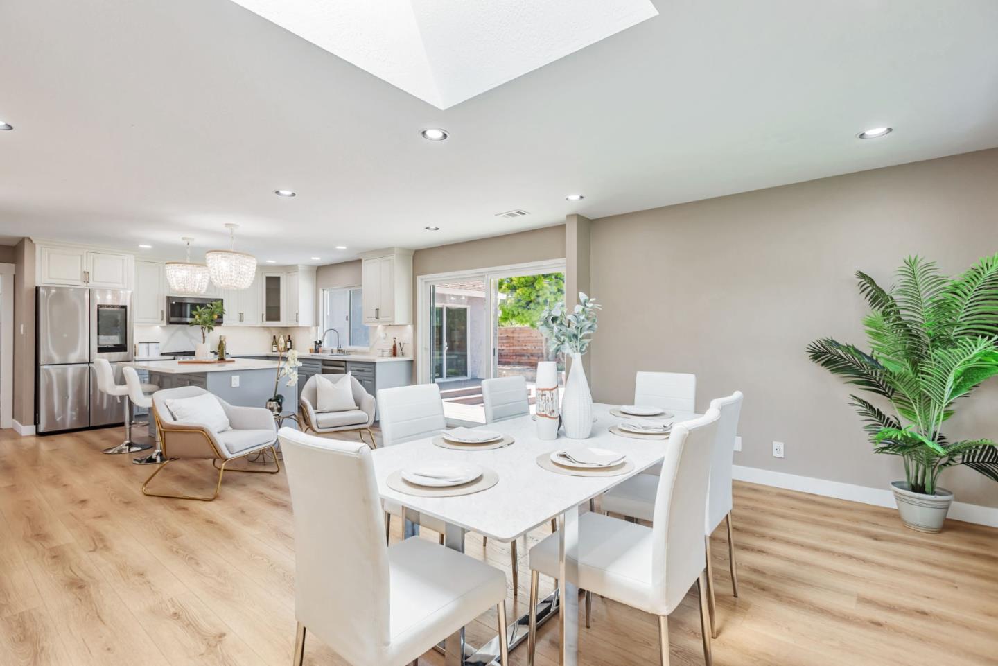Detail Gallery Image 19 of 77 For 301 Shelter Cove Dr, El Granada,  CA 94019 - 3 Beds | 2 Baths