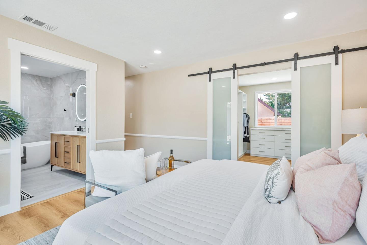 Detail Gallery Image 27 of 77 For 301 Shelter Cove Dr, El Granada,  CA 94019 - 3 Beds | 2 Baths