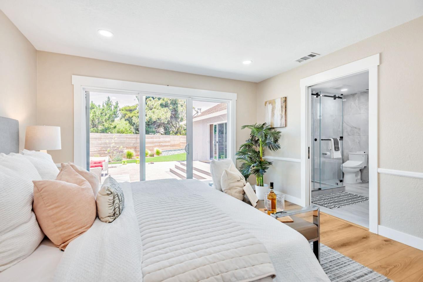 Detail Gallery Image 28 of 77 For 301 Shelter Cove Dr, El Granada,  CA 94019 - 3 Beds | 2 Baths