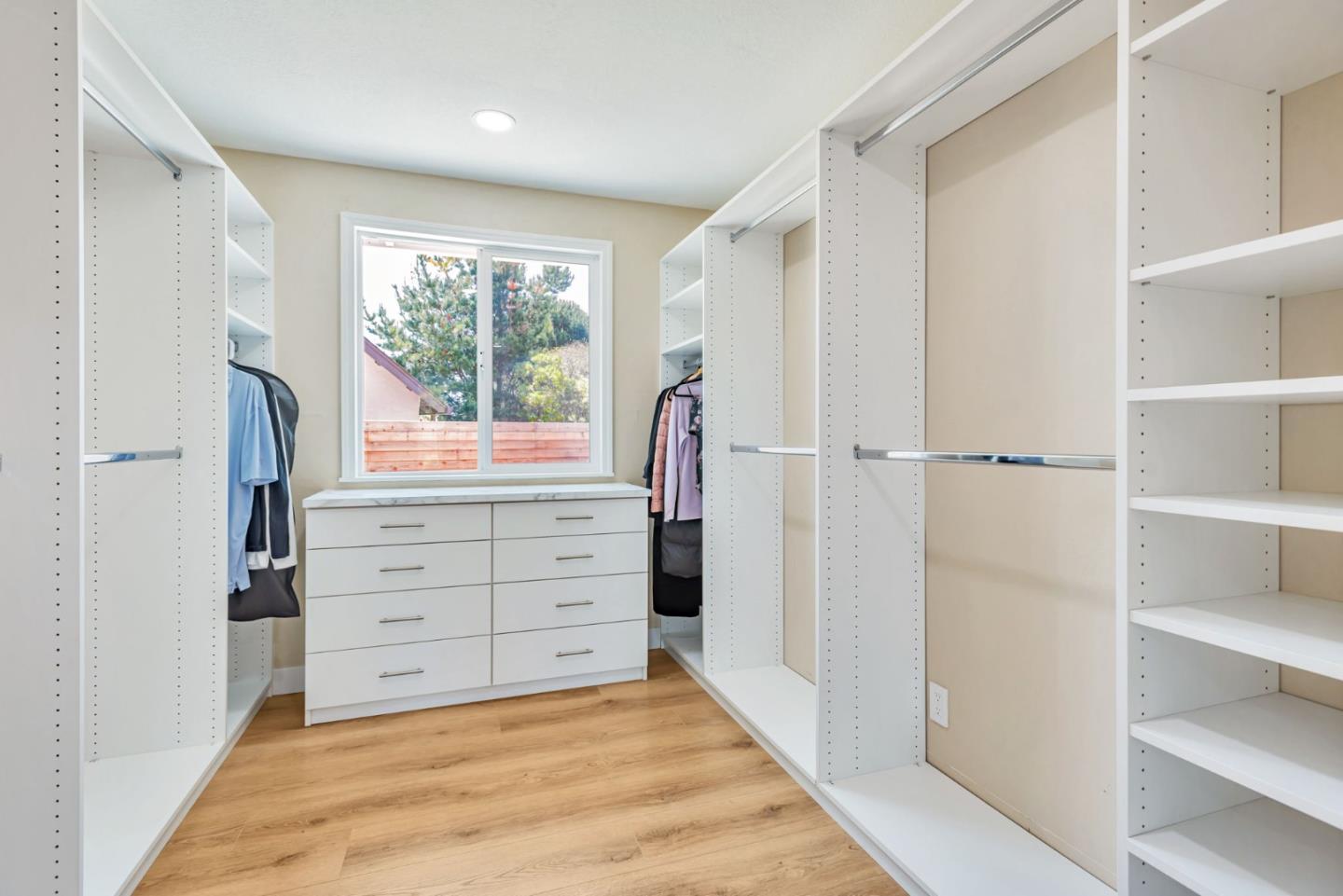 Detail Gallery Image 32 of 77 For 301 Shelter Cove Dr, El Granada,  CA 94019 - 3 Beds | 2 Baths
