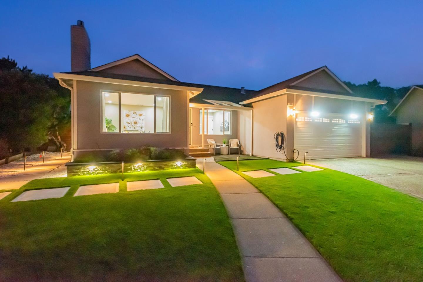 Detail Gallery Image 4 of 77 For 301 Shelter Cove Dr, El Granada,  CA 94019 - 3 Beds | 2 Baths
