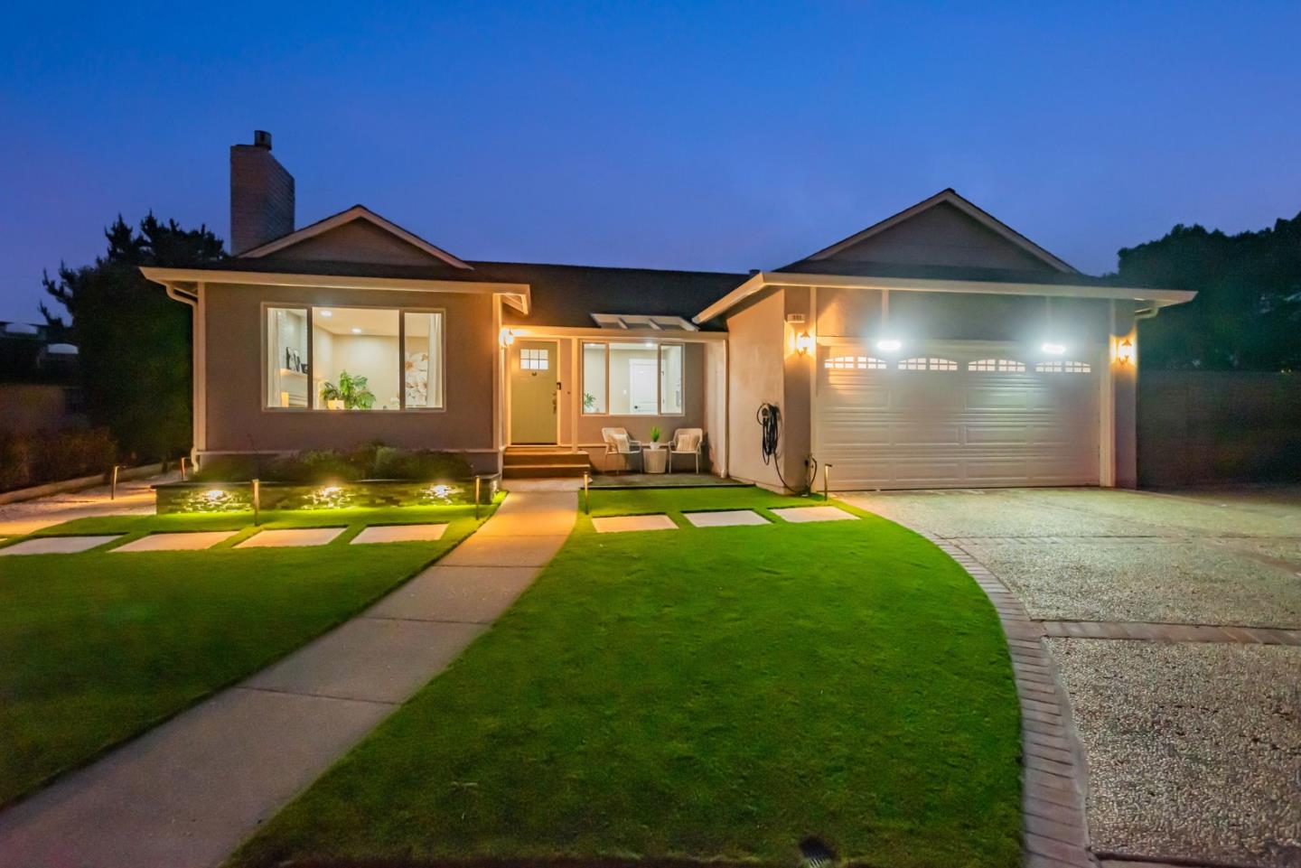 Detail Gallery Image 6 of 77 For 301 Shelter Cove Dr, El Granada,  CA 94019 - 3 Beds | 2 Baths