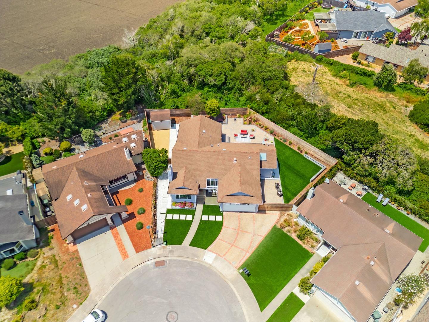 Detail Gallery Image 71 of 77 For 301 Shelter Cove Dr, El Granada,  CA 94019 - 3 Beds | 2 Baths