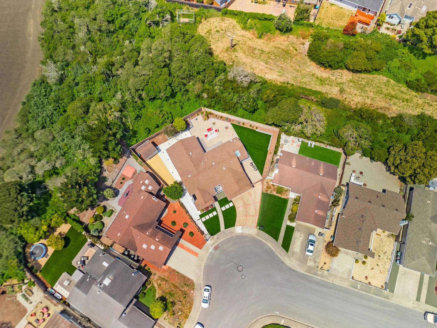 Detail Gallery Image 72 of 77 For 301 Shelter Cove Dr, El Granada,  CA 94019 - 3 Beds | 2 Baths