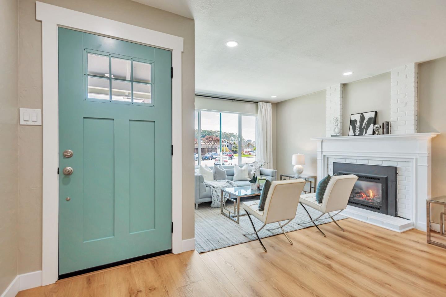 Detail Gallery Image 9 of 77 For 301 Shelter Cove Dr, El Granada,  CA 94019 - 3 Beds | 2 Baths