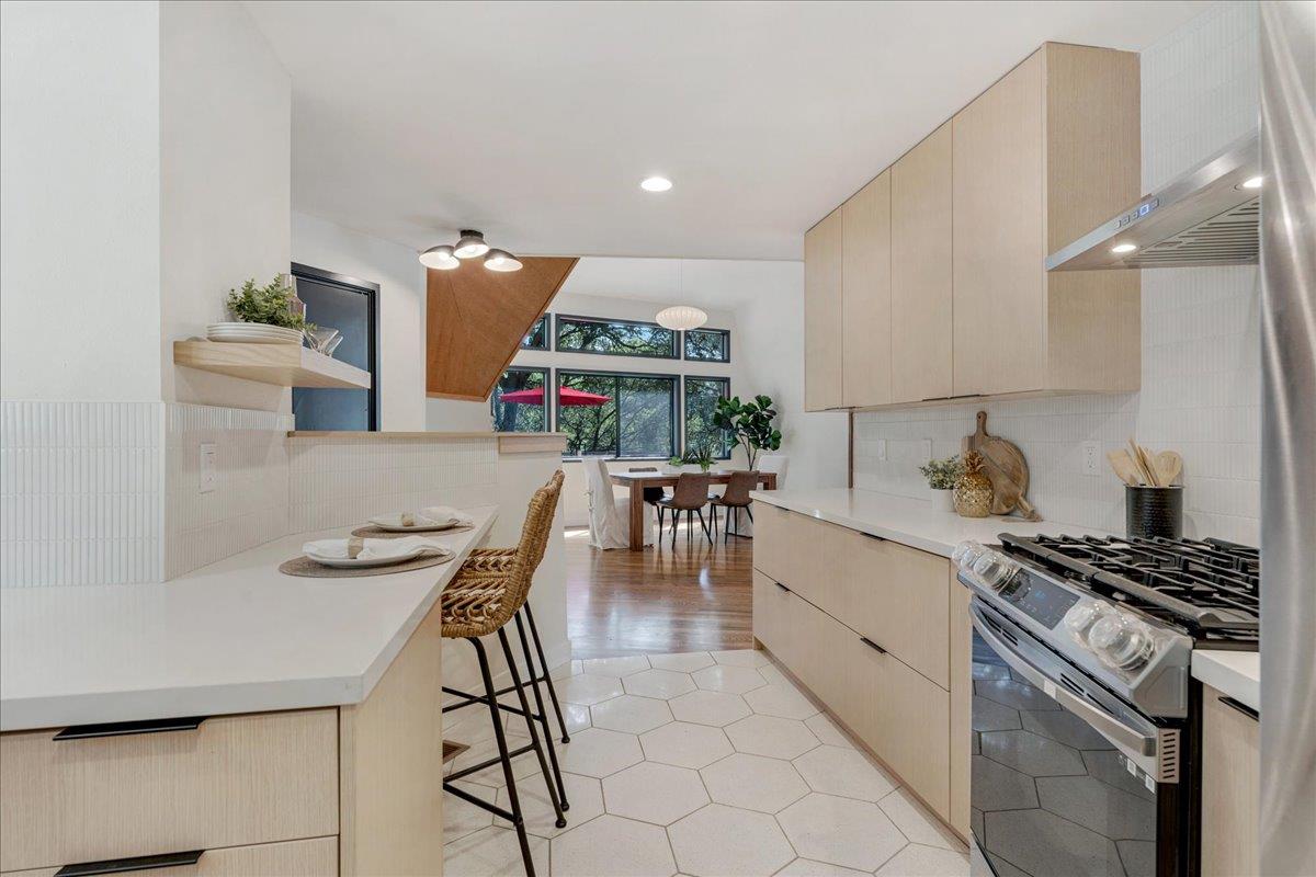 Detail Gallery Image 13 of 41 For 250 Homestead Trl, Santa Cruz,  CA 95060 - 4 Beds | 2 Baths