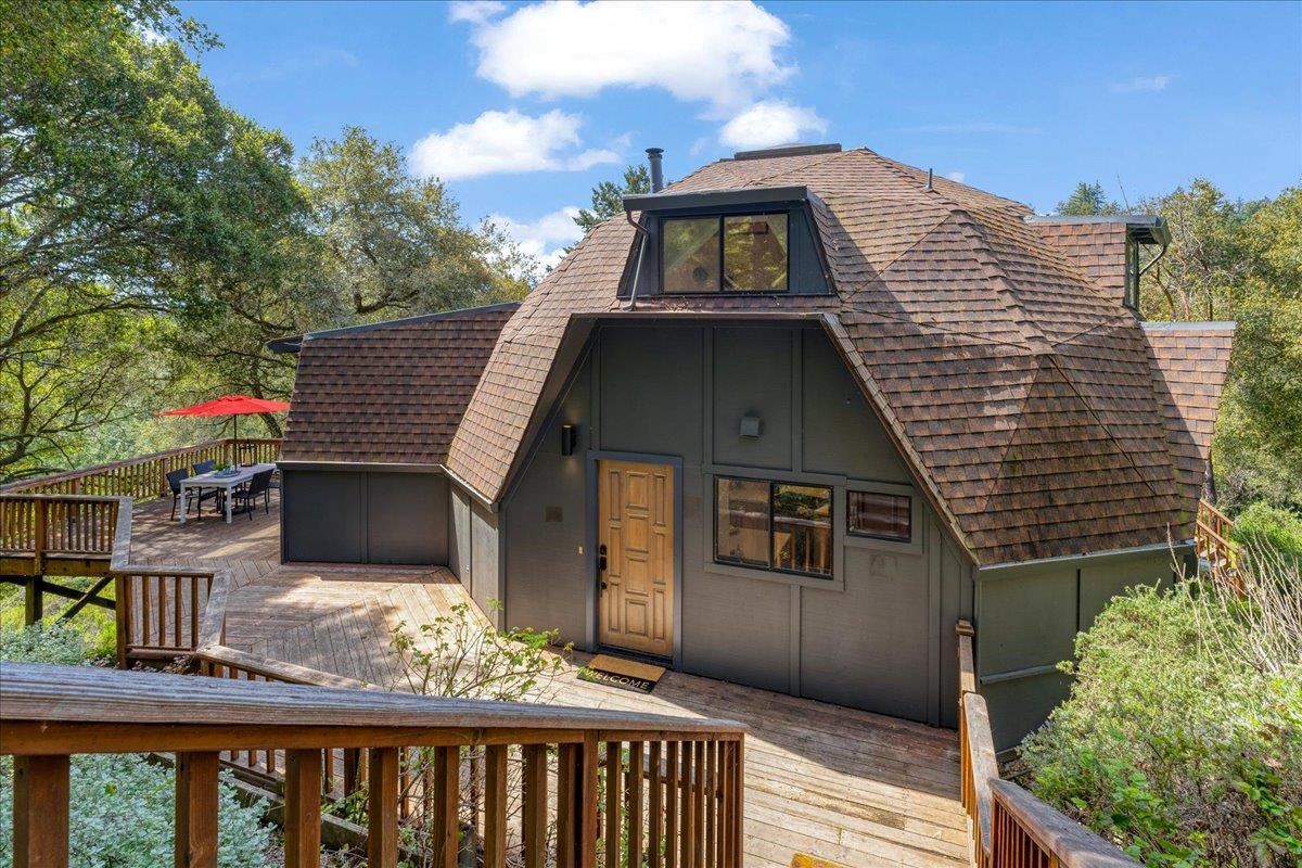 Detail Gallery Image 2 of 41 For 250 Homestead Trl, Santa Cruz,  CA 95060 - 4 Beds | 2 Baths