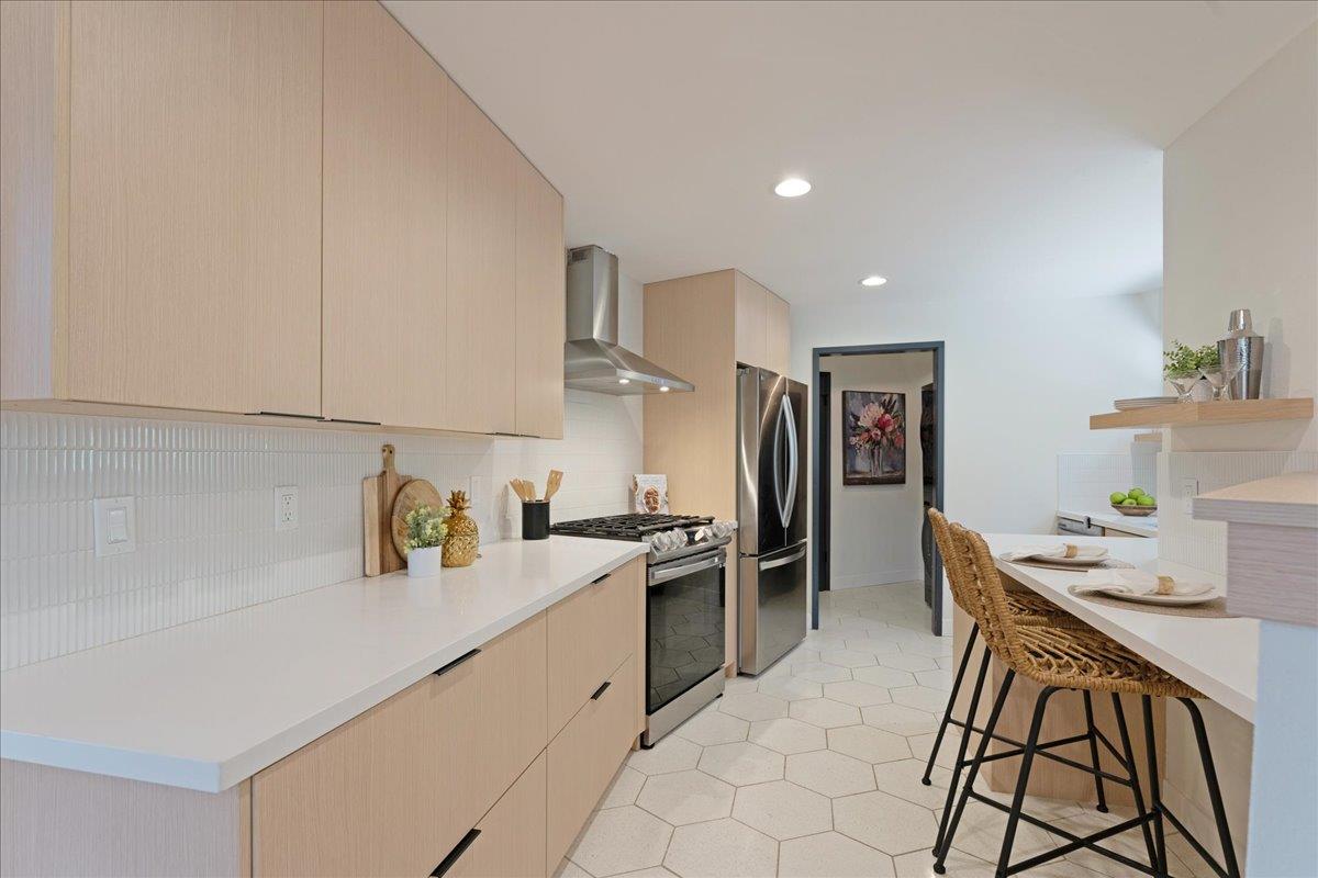 Detail Gallery Image 8 of 41 For 250 Homestead Trl, Santa Cruz,  CA 95060 - 4 Beds | 2 Baths