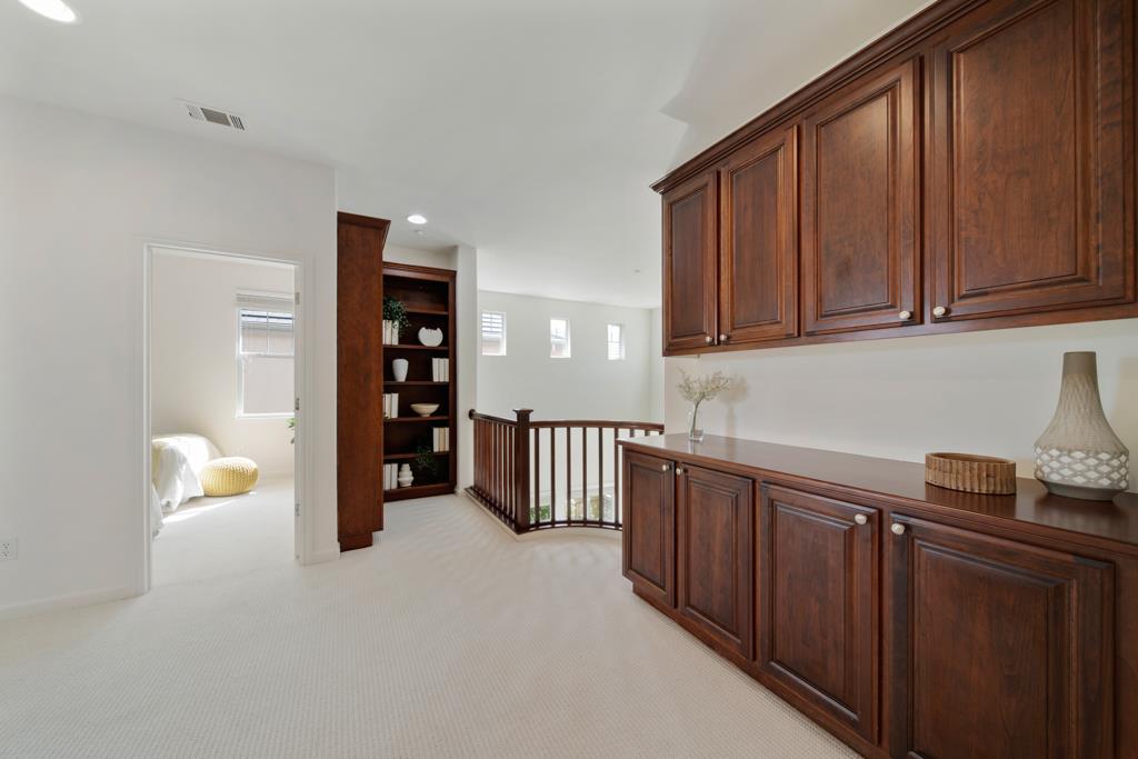 Detail Gallery Image 19 of 44 For 3509 Bering Dr, San Bruno,  CA 94066 - 4 Beds | 3 Baths