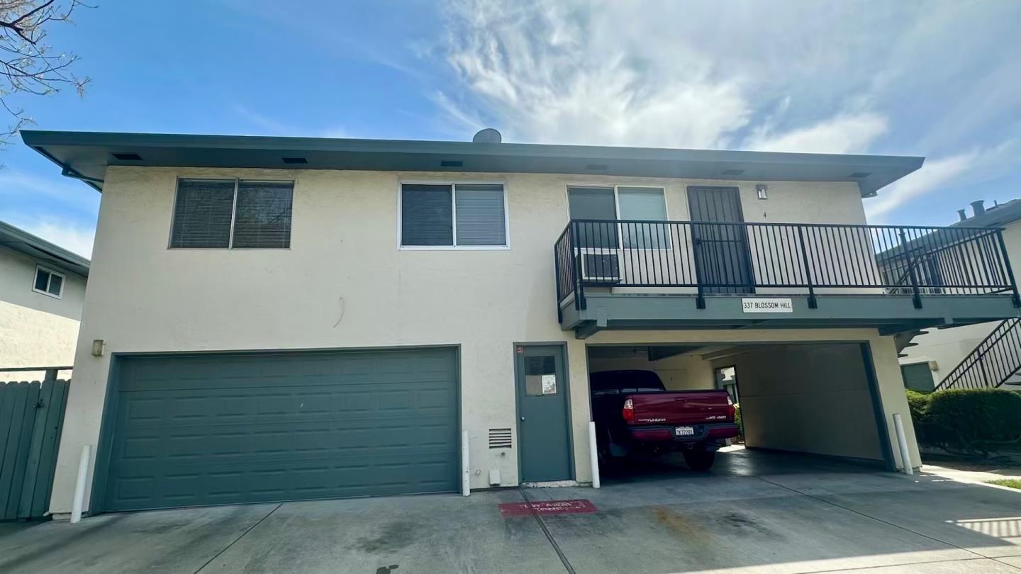 Detail Gallery Image 2 of 16 For 337 Blossom Hill Rd #4,  San Jose,  CA 95123 - 2 Beds | 1 Baths