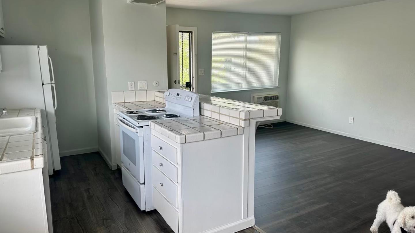 Detail Gallery Image 4 of 16 For 337 Blossom Hill Rd #4,  San Jose,  CA 95123 - 2 Beds | 1 Baths
