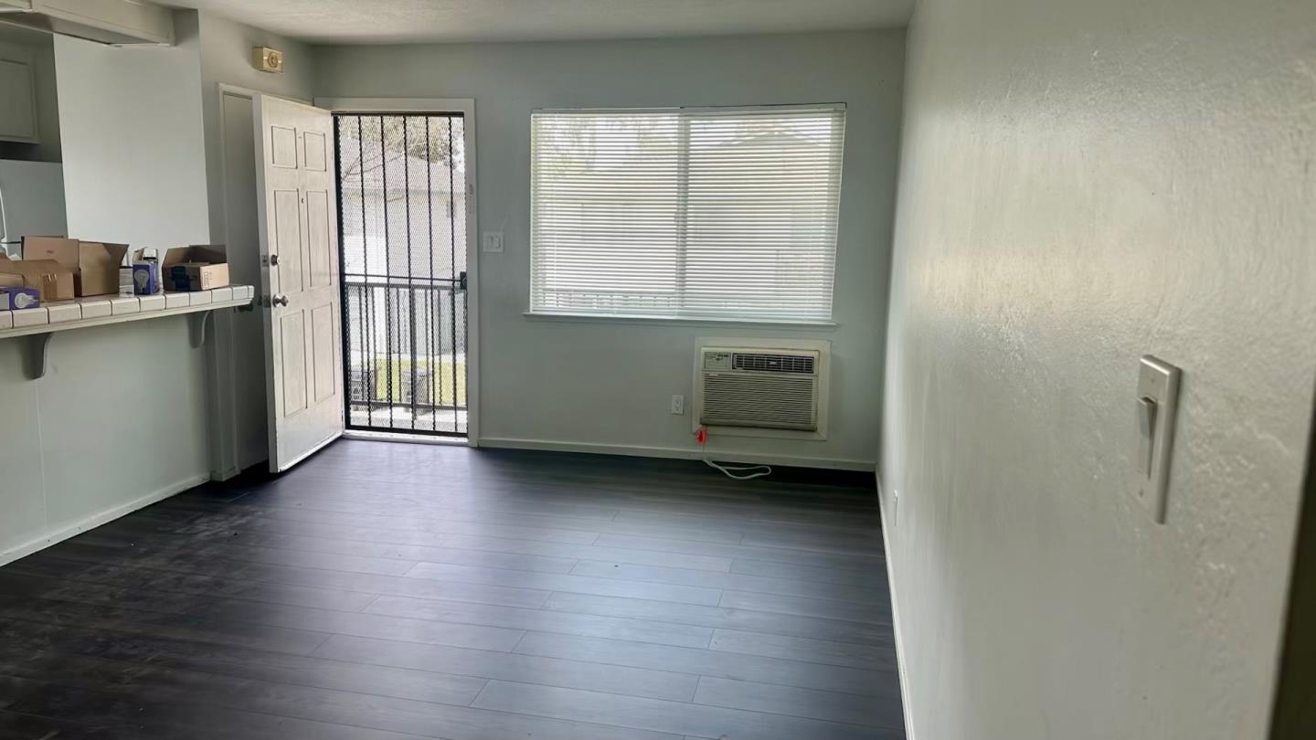 Detail Gallery Image 6 of 16 For 337 Blossom Hill Rd #4,  San Jose,  CA 95123 - 2 Beds | 1 Baths
