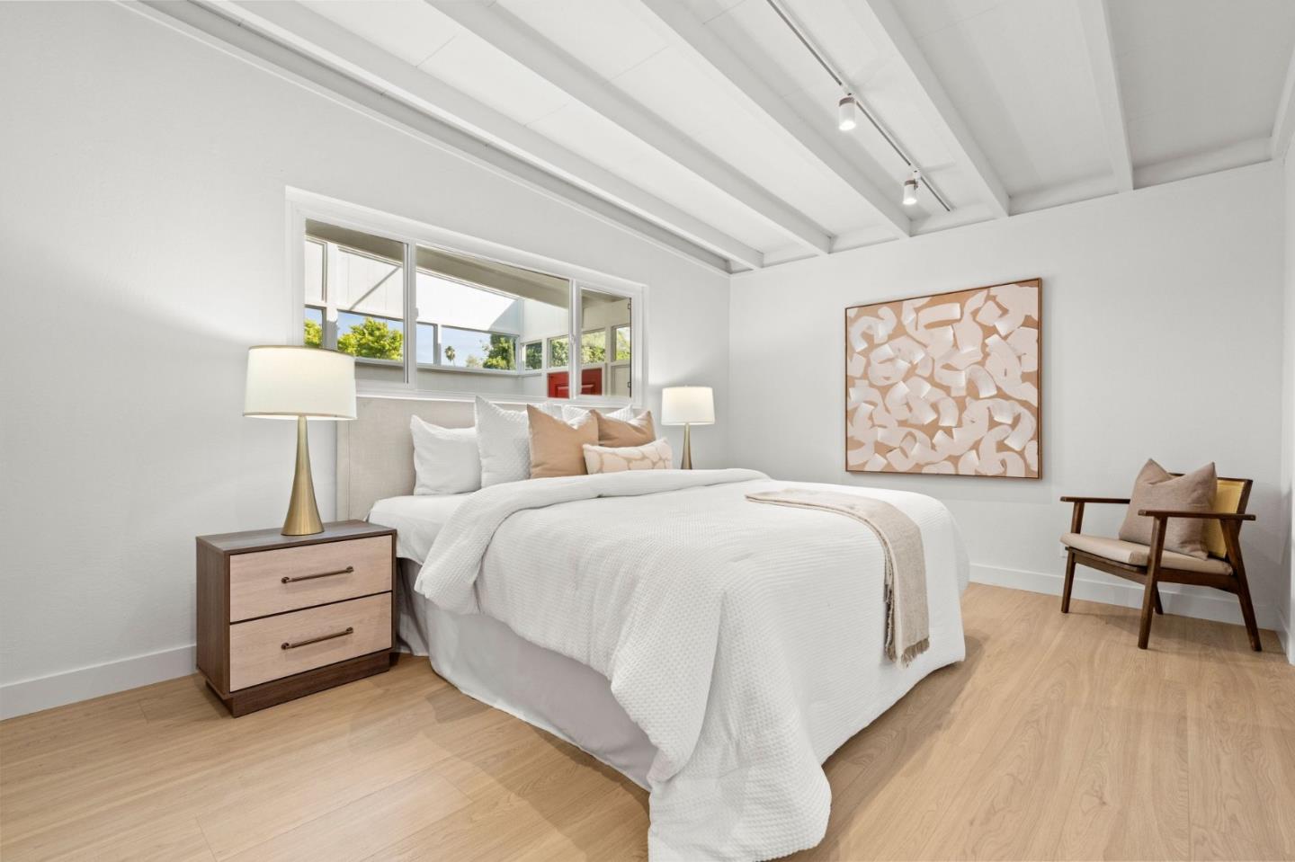 Detail Gallery Image 19 of 37 For 213 Thompson Sq, Mountain View,  CA 94043 - 3 Beds | 2 Baths