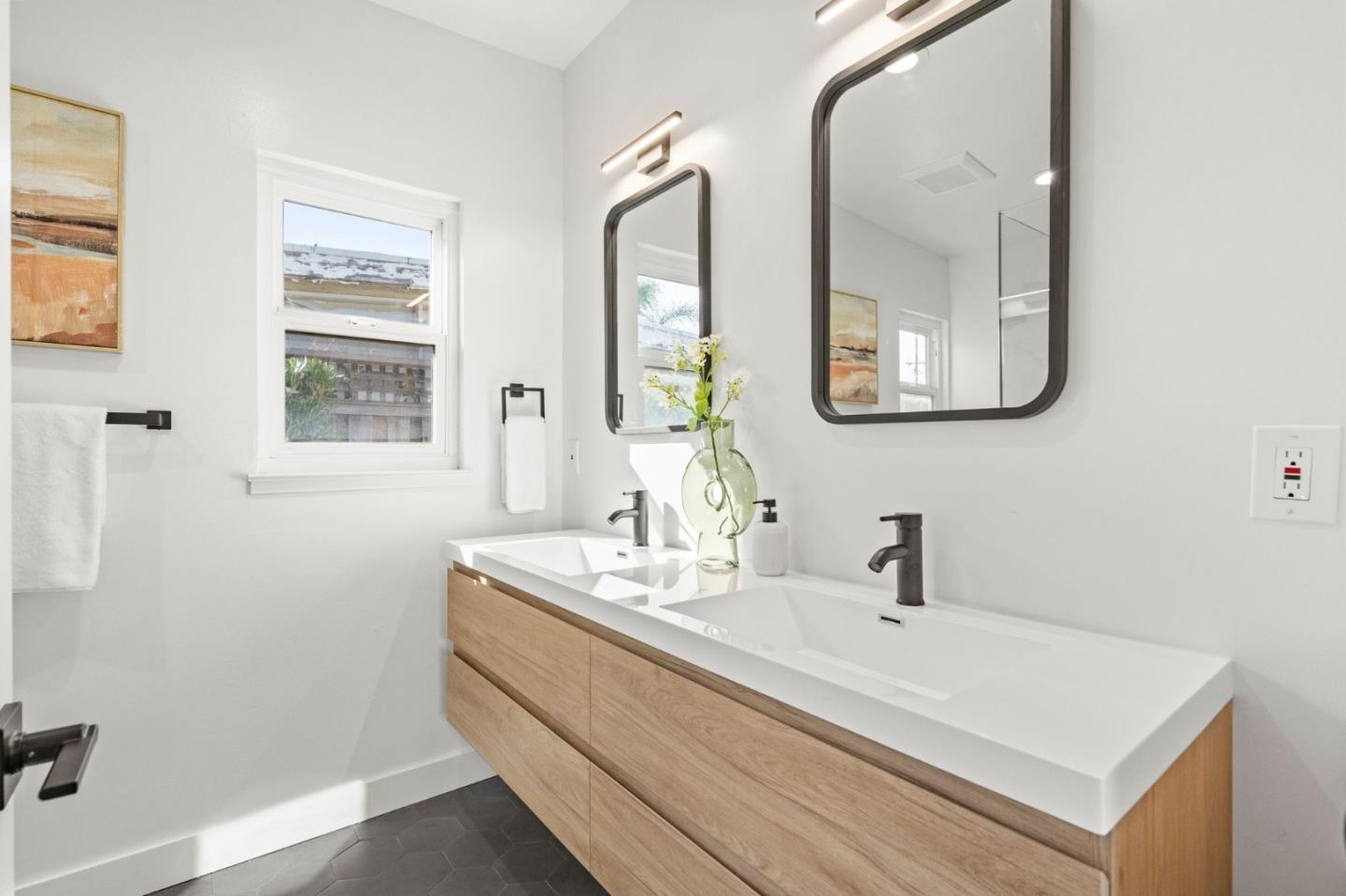 Detail Gallery Image 22 of 37 For 213 Thompson Sq, Mountain View,  CA 94043 - 3 Beds | 2 Baths