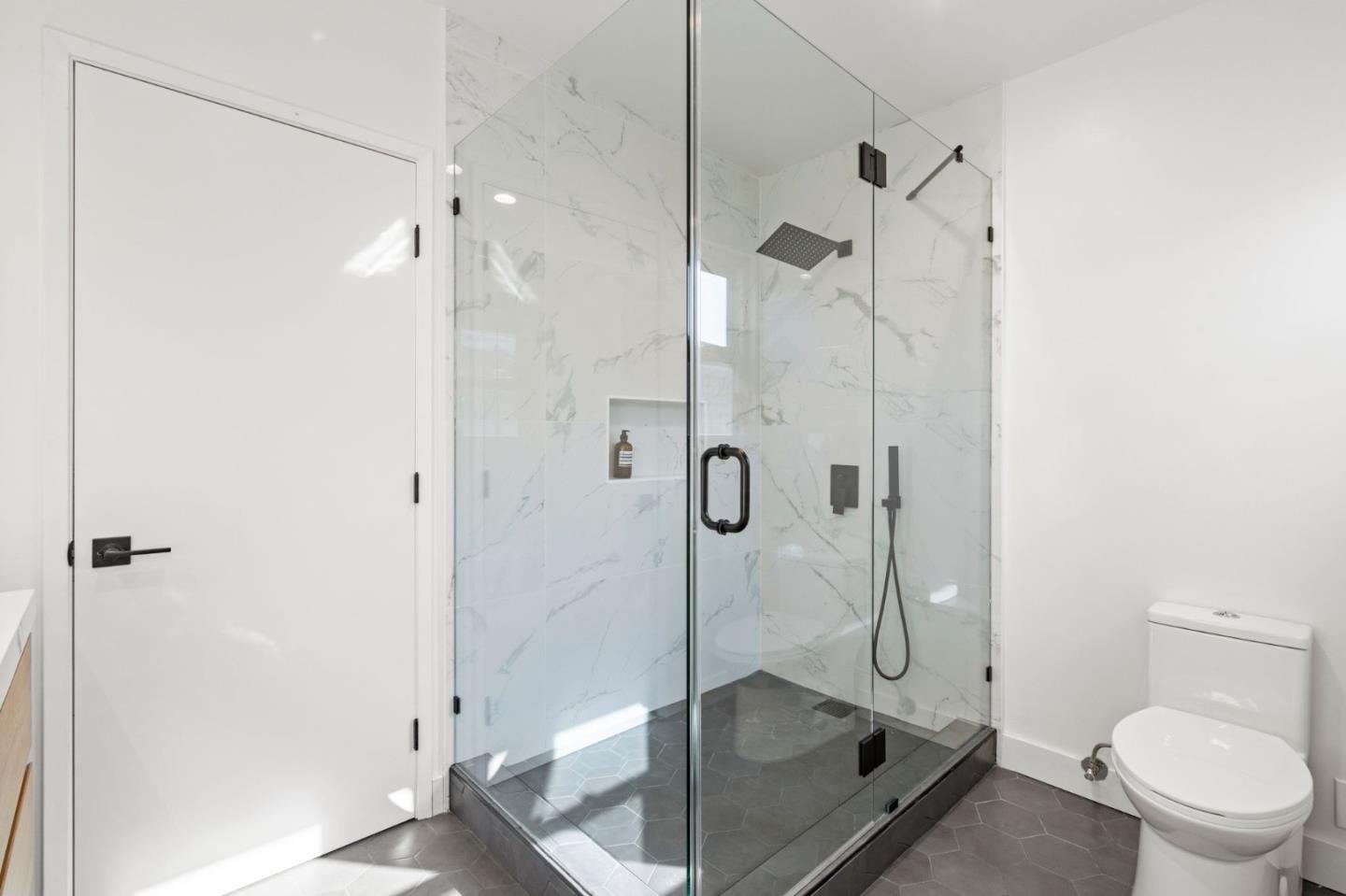 Detail Gallery Image 24 of 37 For 213 Thompson Sq, Mountain View,  CA 94043 - 3 Beds | 2 Baths