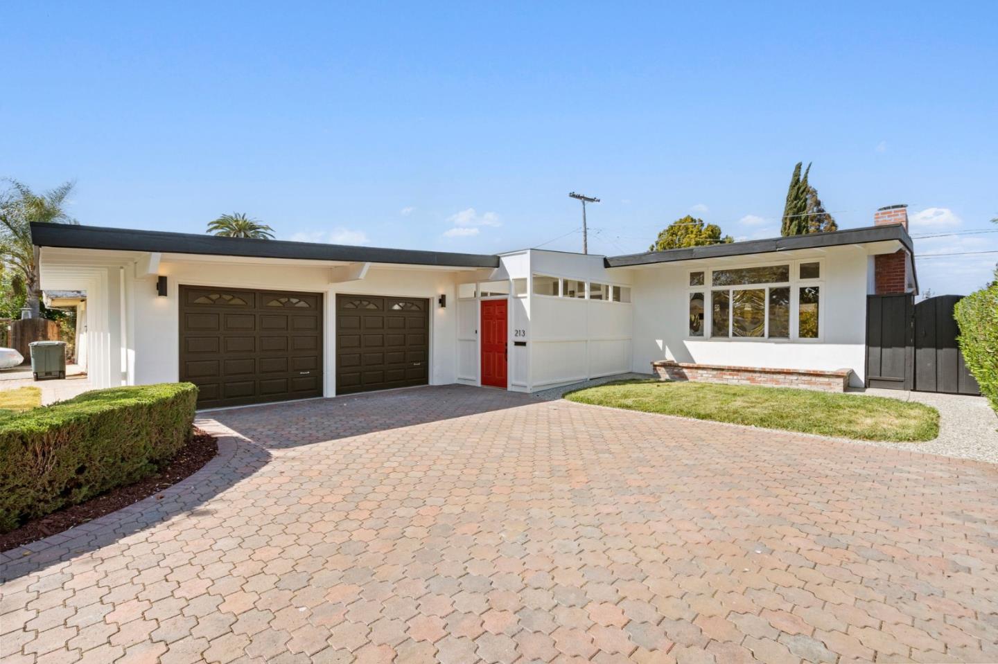 Detail Gallery Image 3 of 37 For 213 Thompson Sq, Mountain View,  CA 94043 - 3 Beds | 2 Baths