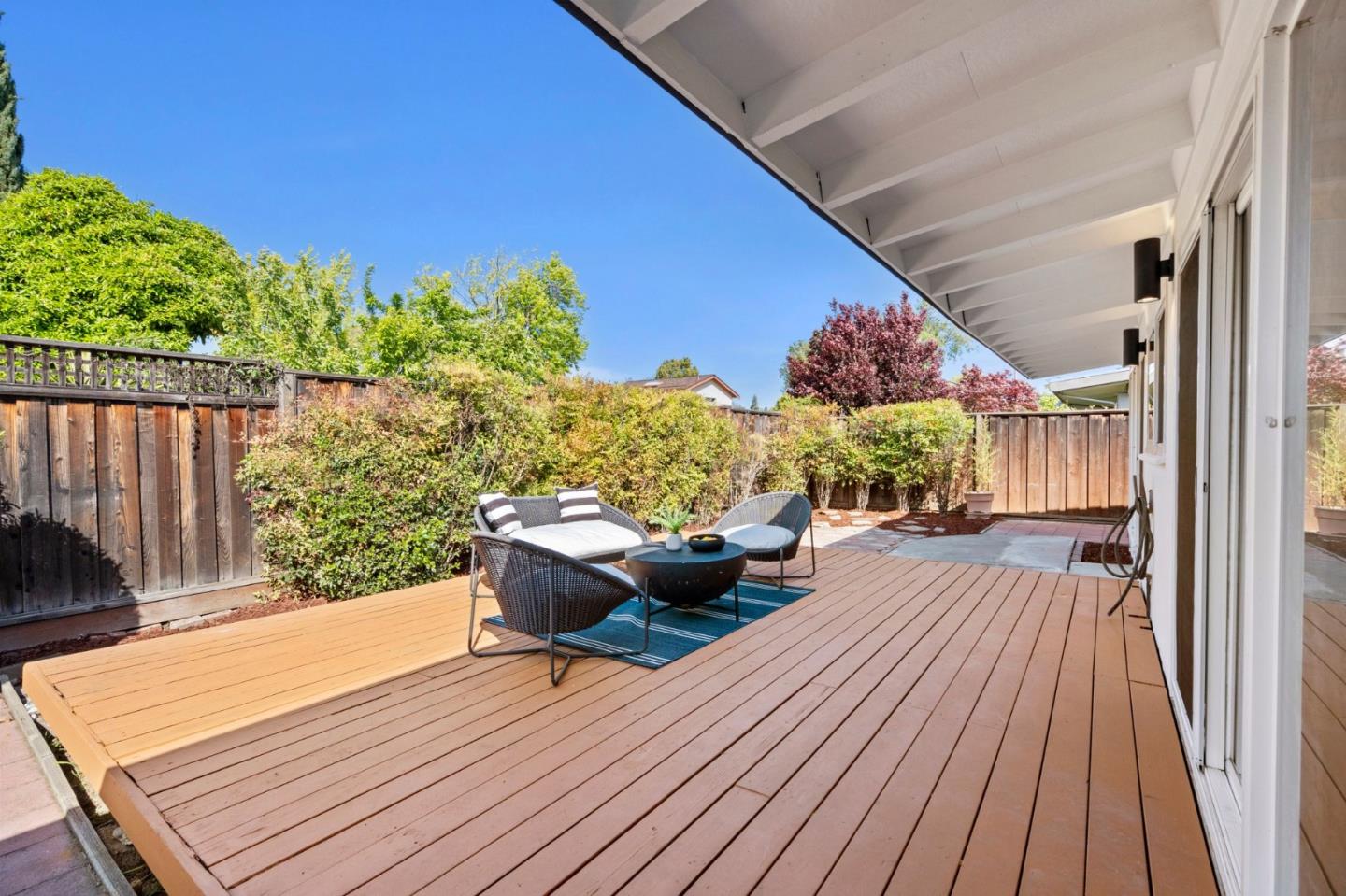 Detail Gallery Image 34 of 37 For 213 Thompson Sq, Mountain View,  CA 94043 - 3 Beds | 2 Baths
