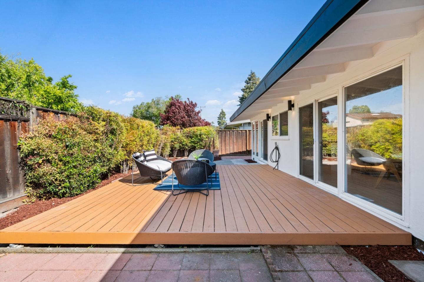 Detail Gallery Image 35 of 37 For 213 Thompson Sq, Mountain View,  CA 94043 - 3 Beds | 2 Baths