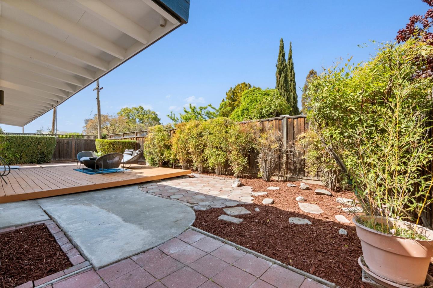 Detail Gallery Image 36 of 37 For 213 Thompson Sq, Mountain View,  CA 94043 - 3 Beds | 2 Baths