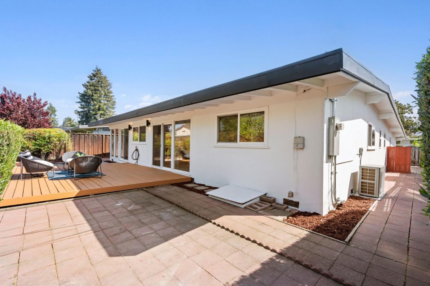 Detail Gallery Image 37 of 37 For 213 Thompson Sq, Mountain View,  CA 94043 - 3 Beds | 2 Baths