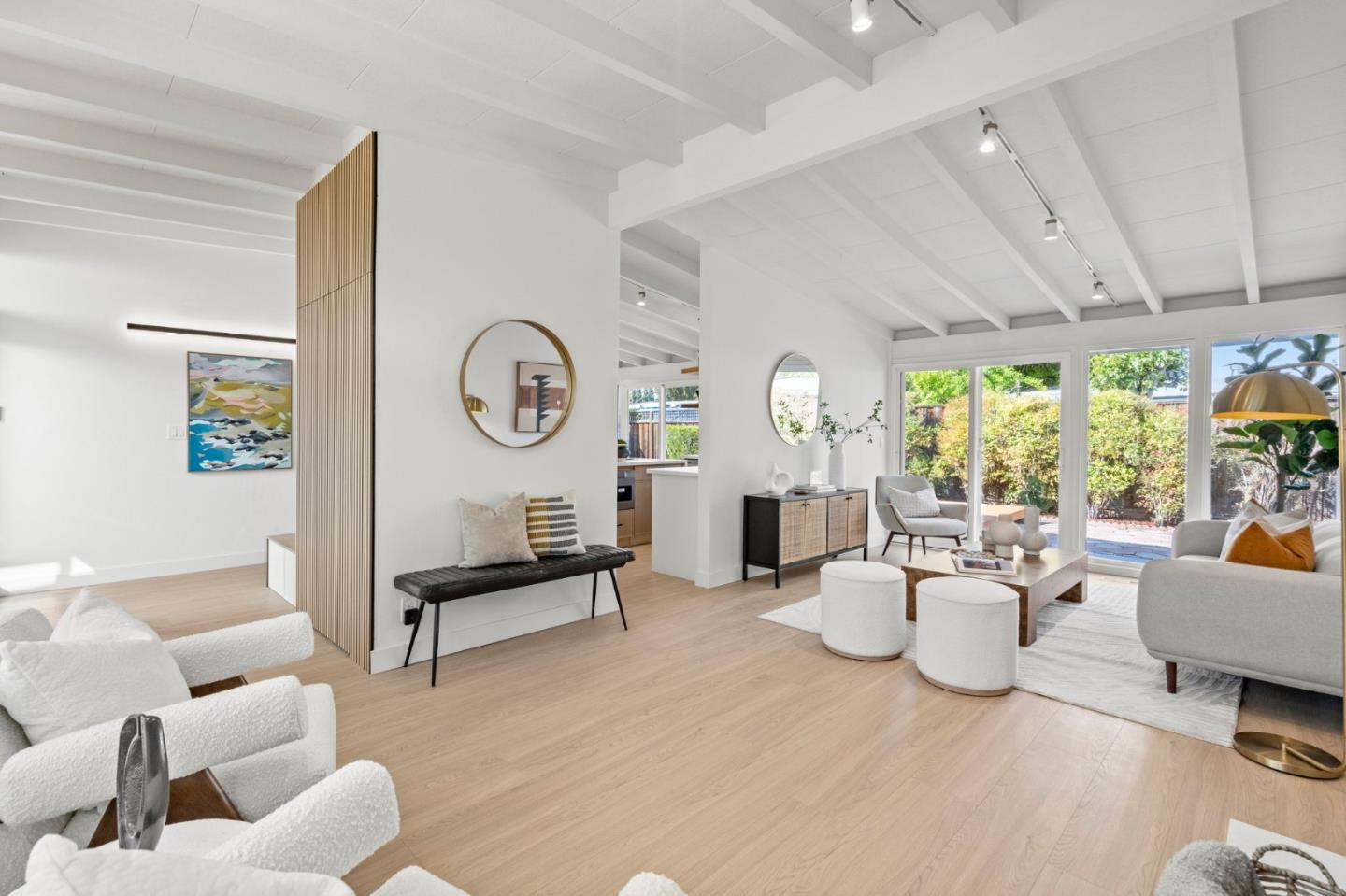 Detail Gallery Image 8 of 37 For 213 Thompson Sq, Mountain View,  CA 94043 - 3 Beds | 2 Baths