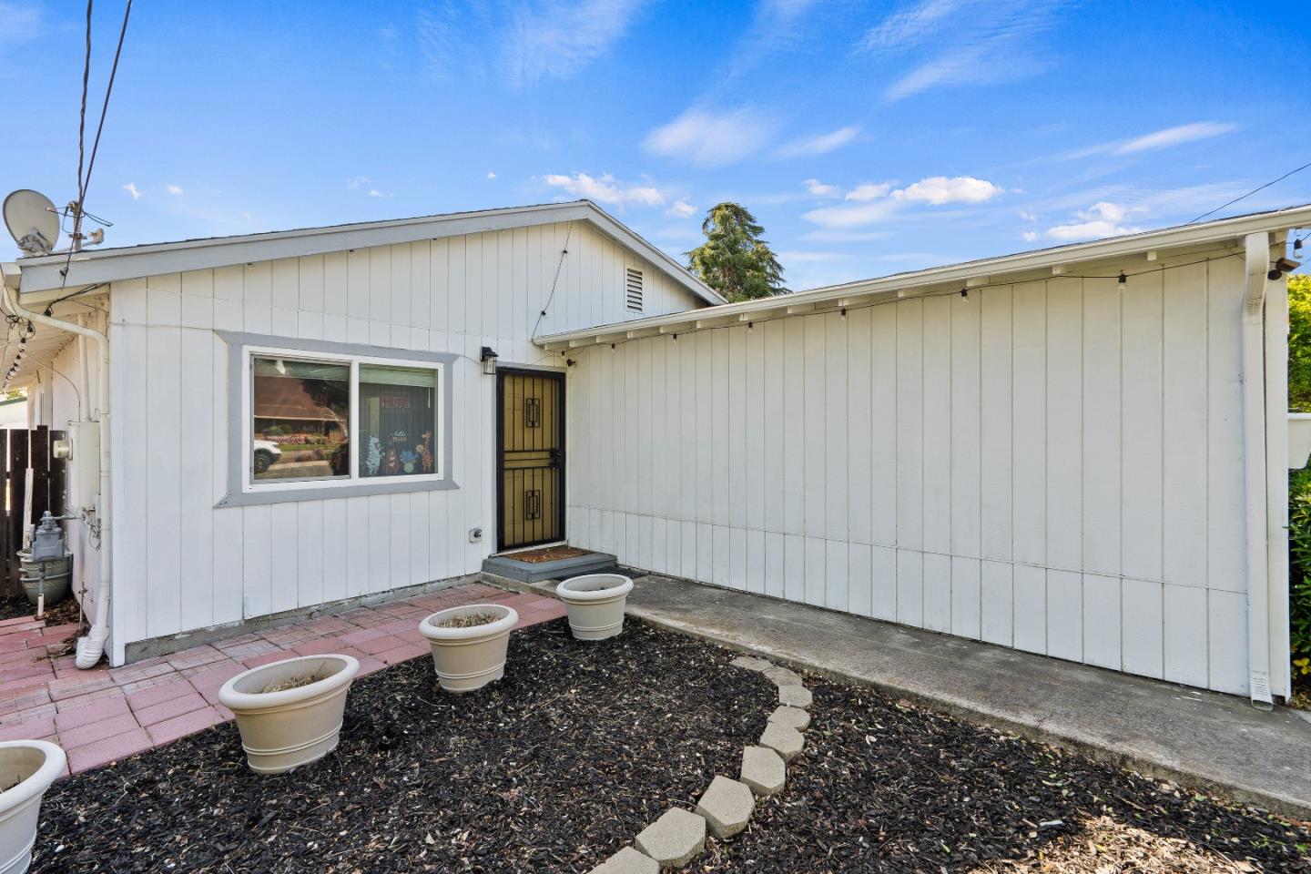 Detail Gallery Image 3 of 30 For 2801 Sunset Ln, Antioch,  CA 94509 - 3 Beds | 2 Baths