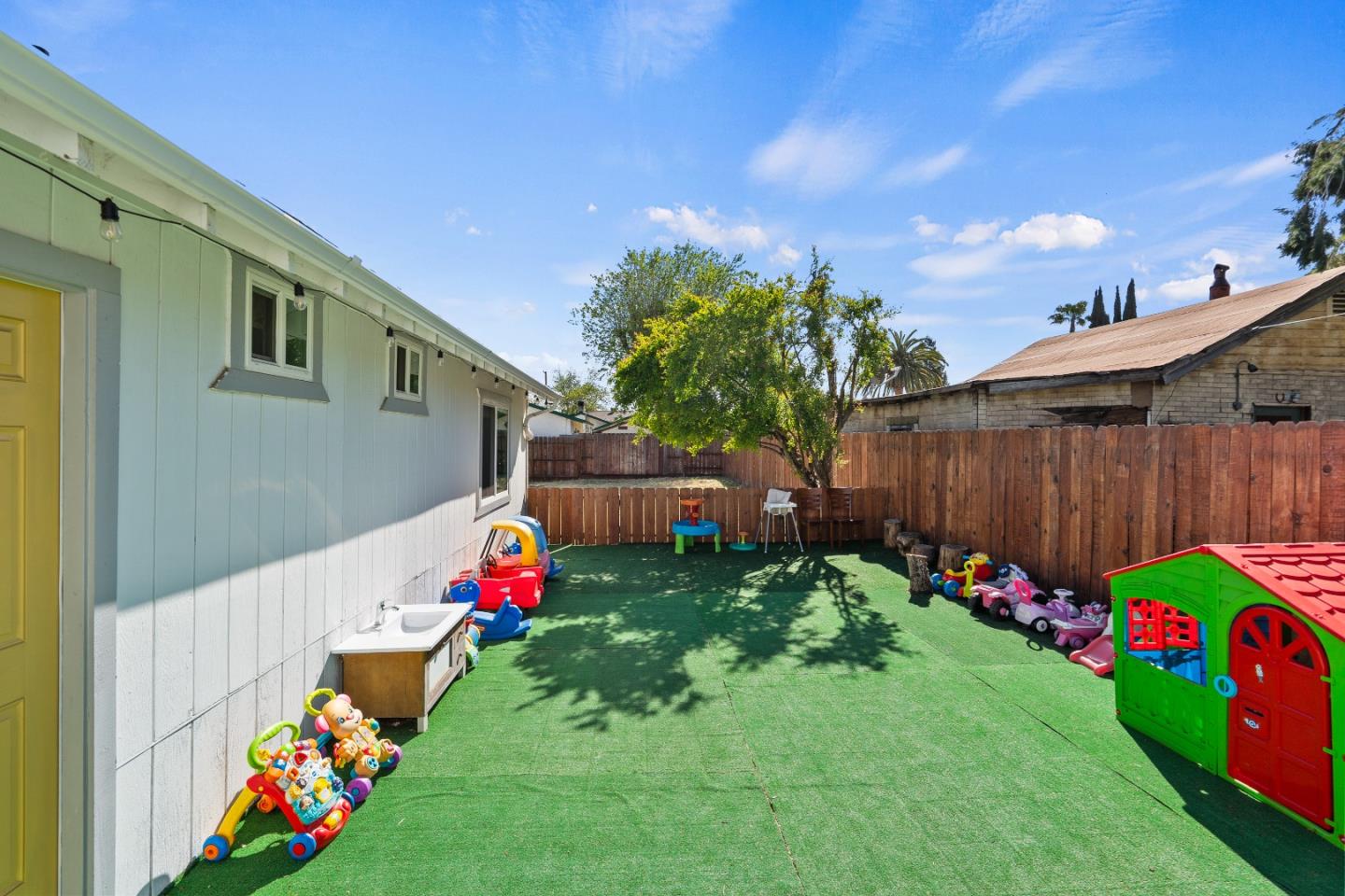 Detail Gallery Image 4 of 30 For 2801 Sunset Ln, Antioch,  CA 94509 - 3 Beds | 2 Baths
