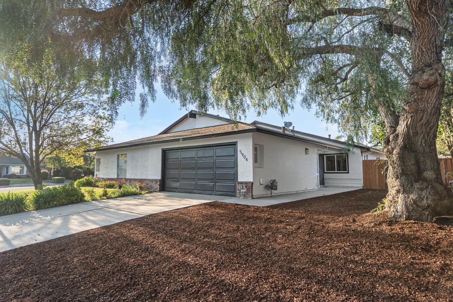 Detail Gallery Image 2 of 18 For 5904 Skylinks Way, Livermore,  CA 94551 - 3 Beds | 1 Baths