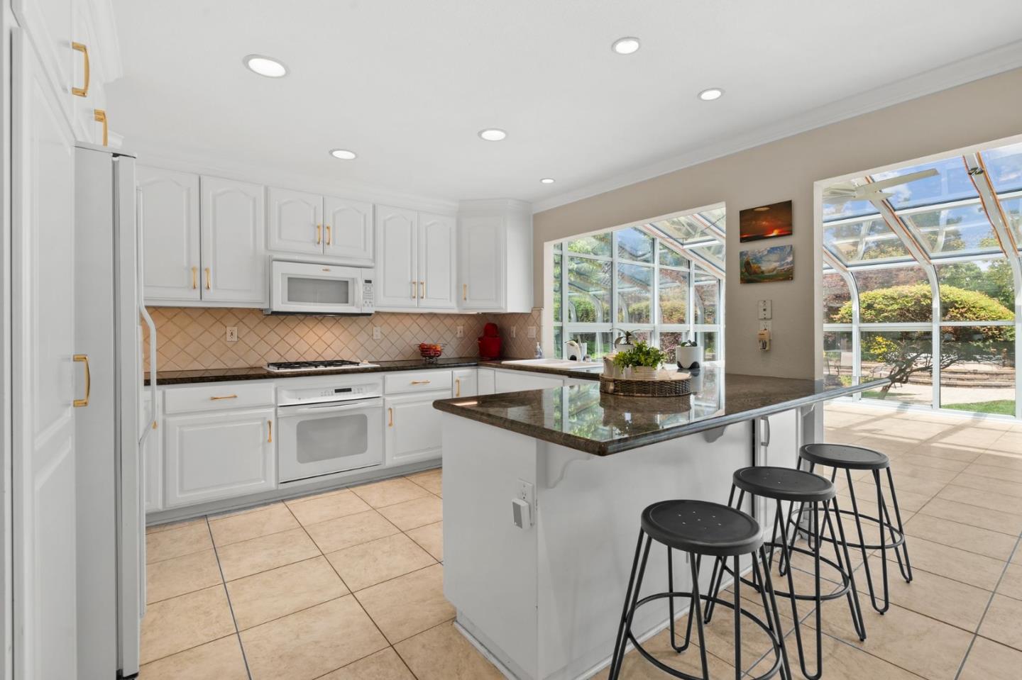 Detail Gallery Image 14 of 49 For 6449 Cottle Rd, San Jose,  CA 95123 - 4 Beds | 2/1 Baths