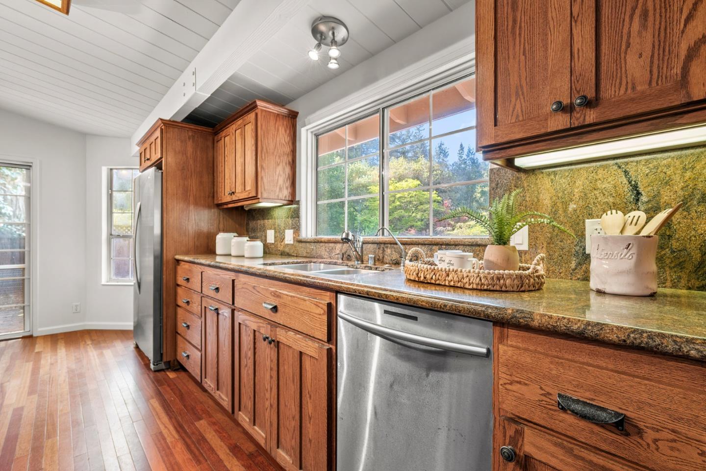 Detail Gallery Image 9 of 64 For 107 Maywood Dr, Boulder Creek,  CA 95006 - 3 Beds | 1/1 Baths