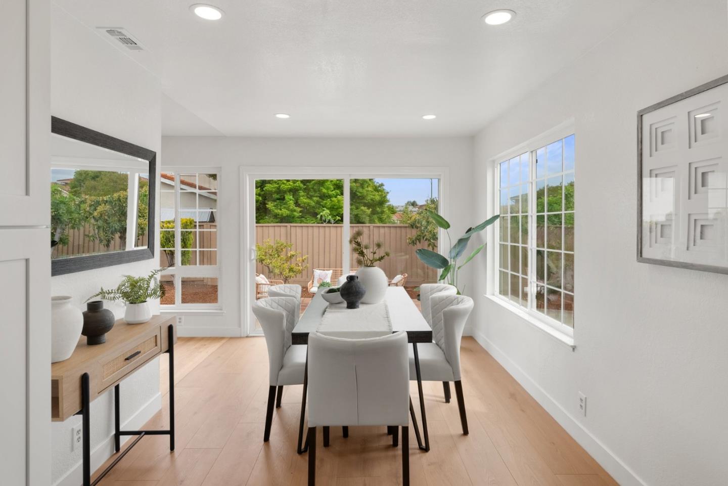 Detail Gallery Image 8 of 31 For 569 Blairburry Way, San Jose,  CA 95123 - 3 Beds | 2 Baths