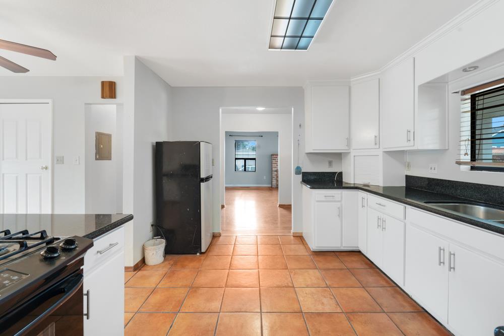 Detail Gallery Image 16 of 42 For 102 Dick Phelps Rd, Watsonville,  CA 95076 - 4 Beds | 2 Baths