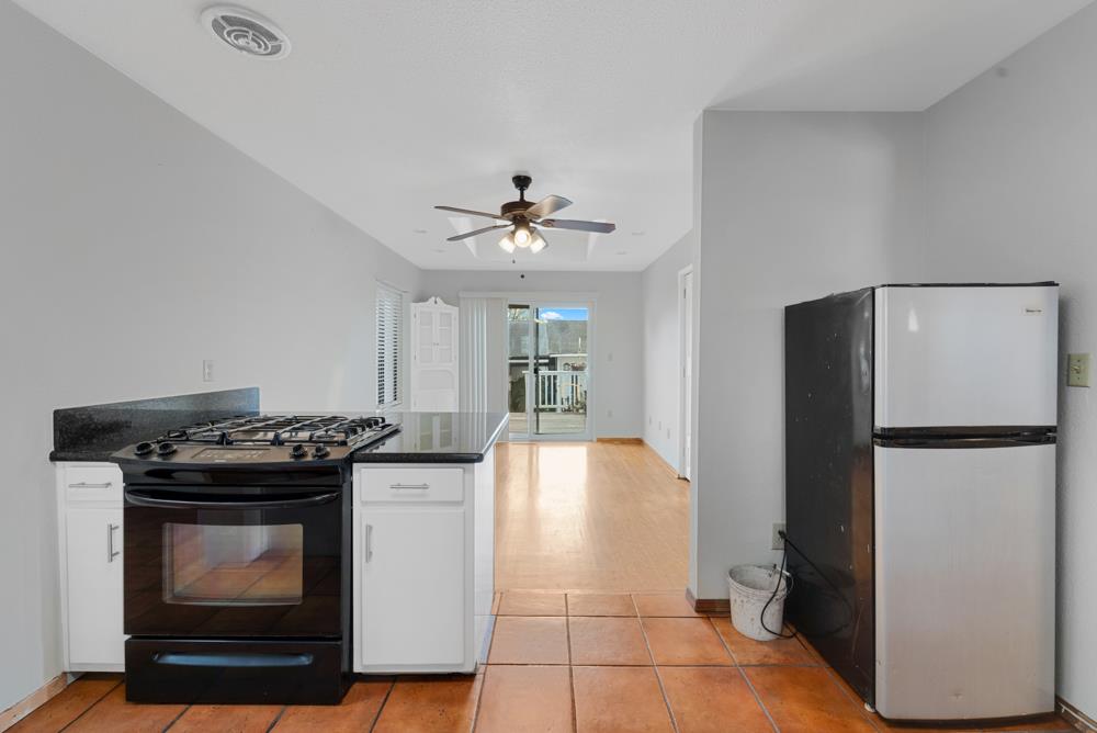Detail Gallery Image 19 of 42 For 102 Dick Phelps Rd, Watsonville,  CA 95076 - 4 Beds | 2 Baths