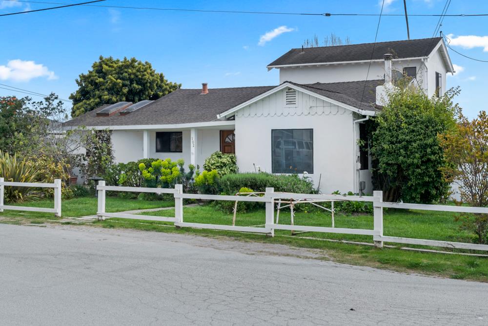 Detail Gallery Image 3 of 42 For 102 Dick Phelps Rd, Watsonville,  CA 95076 - 4 Beds | 2 Baths