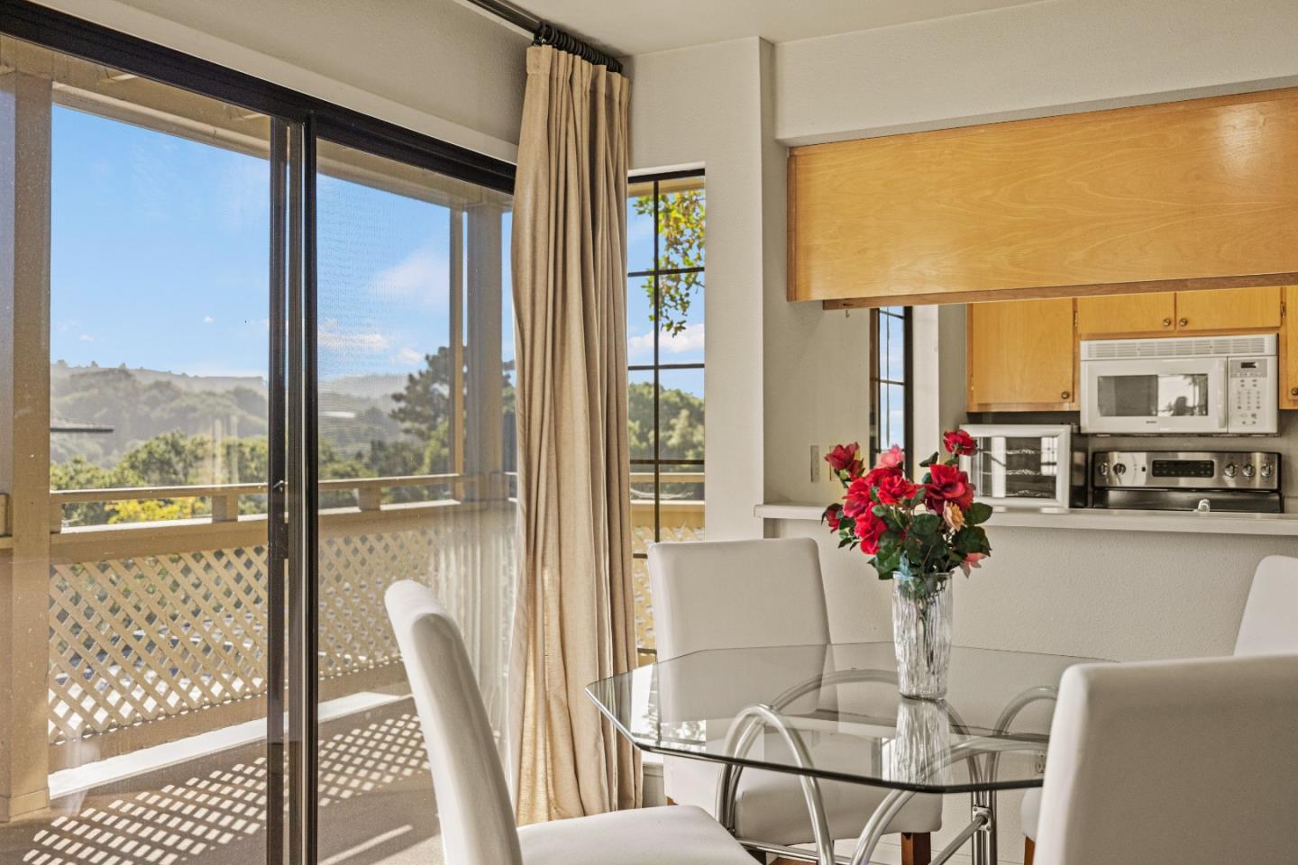 Detail Gallery Image 10 of 34 For 720 Pheasant Ridge Rd, Del Rey Oaks,  CA 93940 - 1 Beds | 1 Baths
