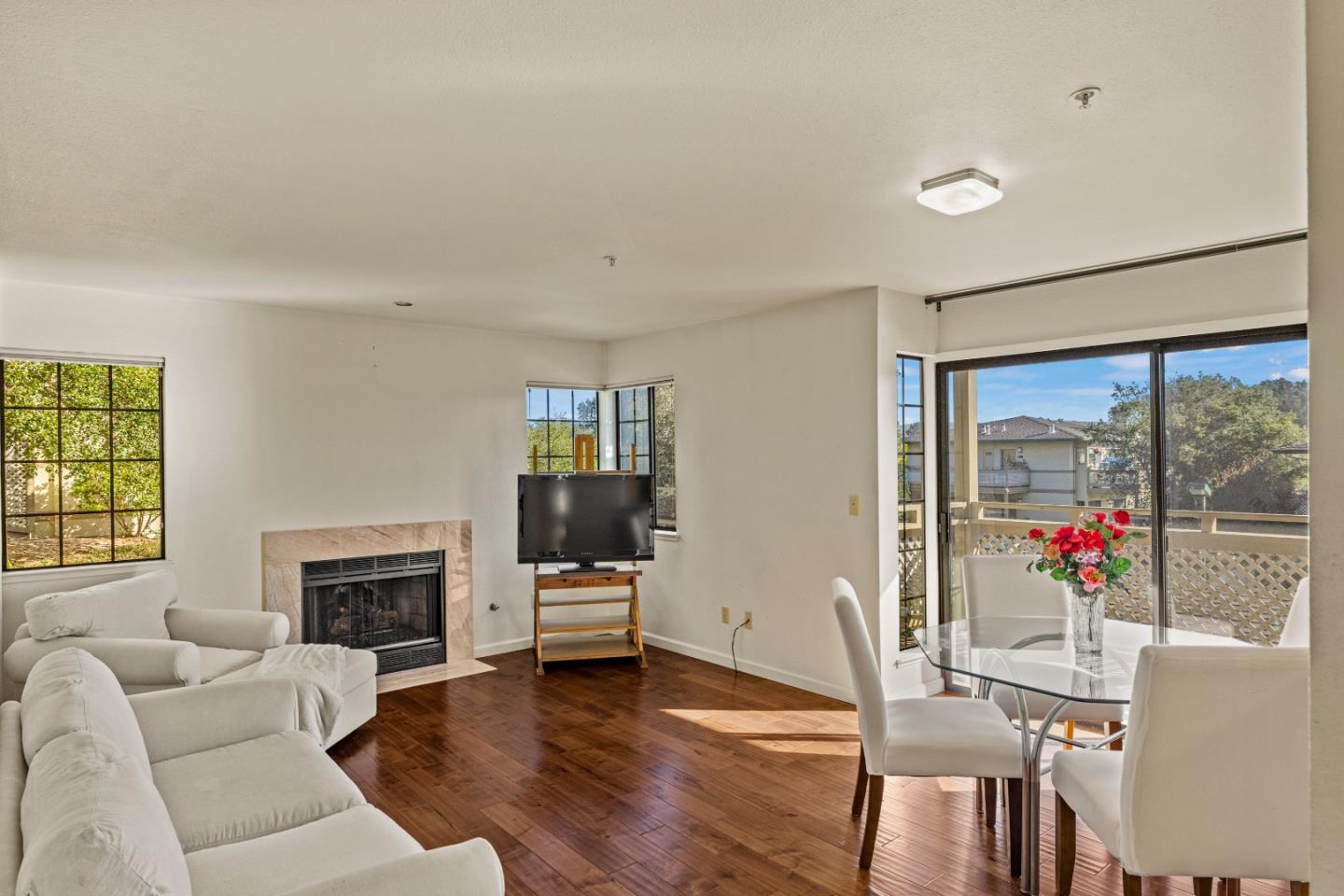 Detail Gallery Image 3 of 34 For 720 Pheasant Ridge Rd, Del Rey Oaks,  CA 93940 - 1 Beds | 1 Baths