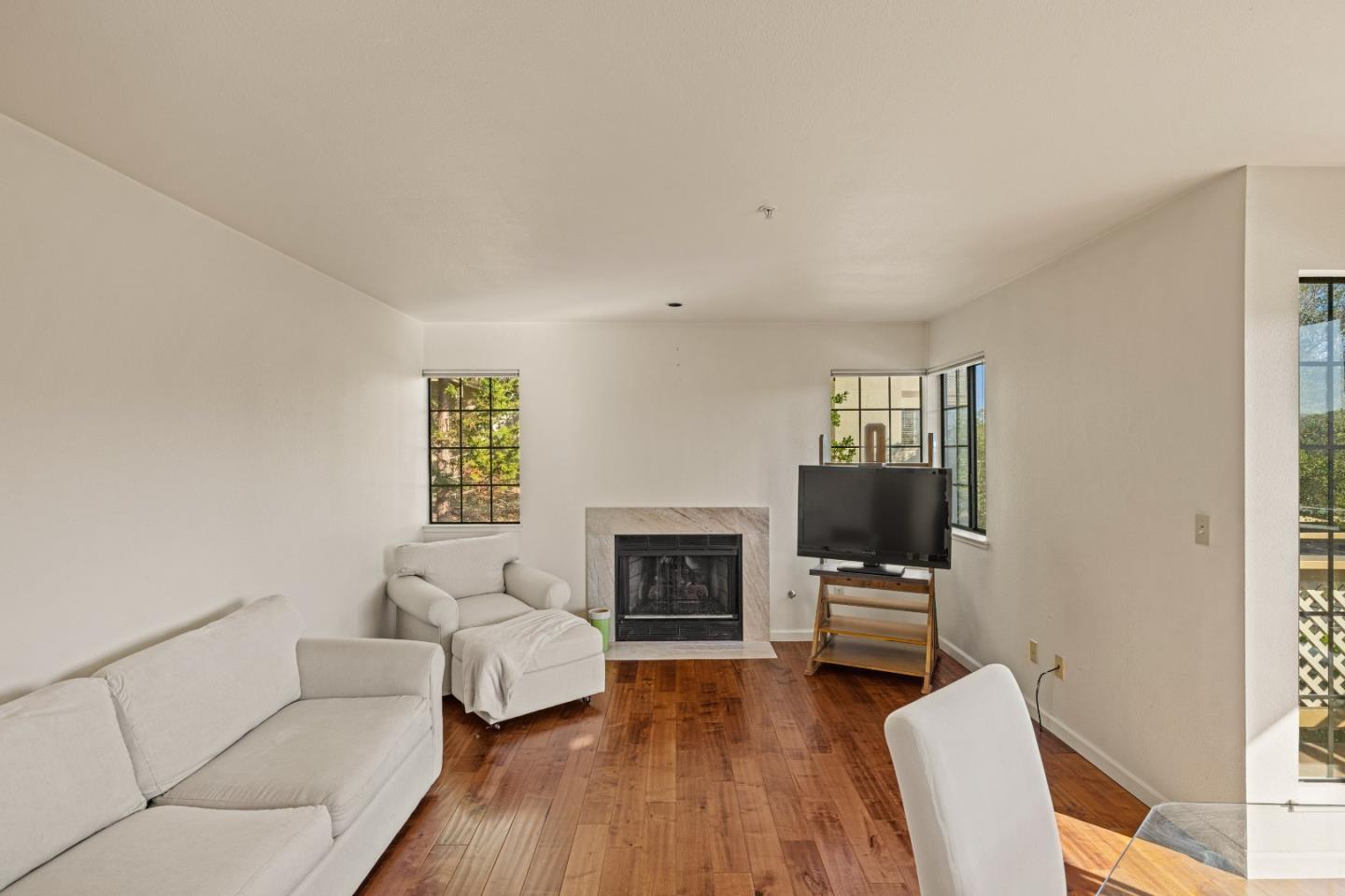 Detail Gallery Image 4 of 34 For 720 Pheasant Ridge Rd, Del Rey Oaks,  CA 93940 - 1 Beds | 1 Baths