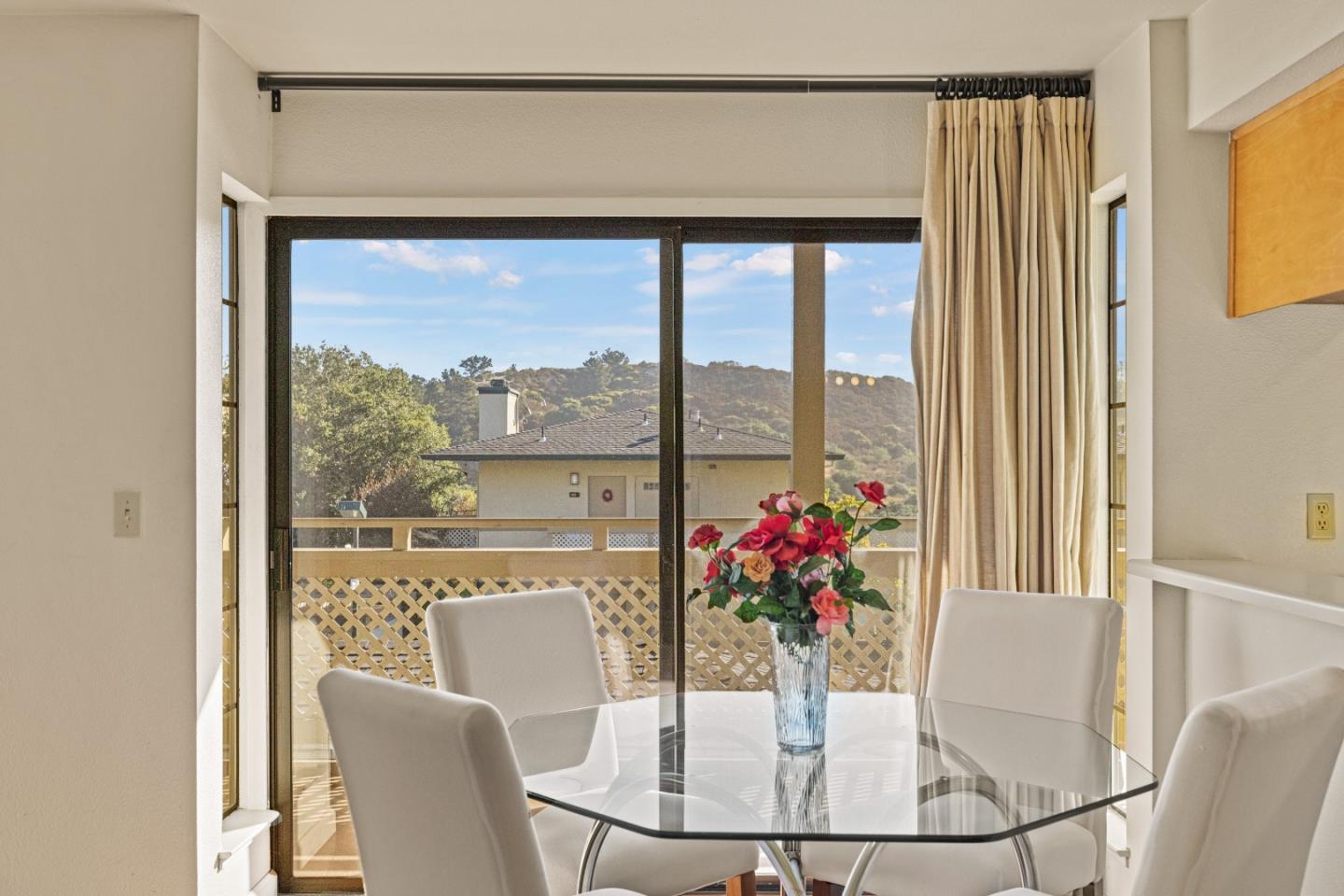 Detail Gallery Image 7 of 34 For 720 Pheasant Ridge Rd, Del Rey Oaks,  CA 93940 - 1 Beds | 1 Baths