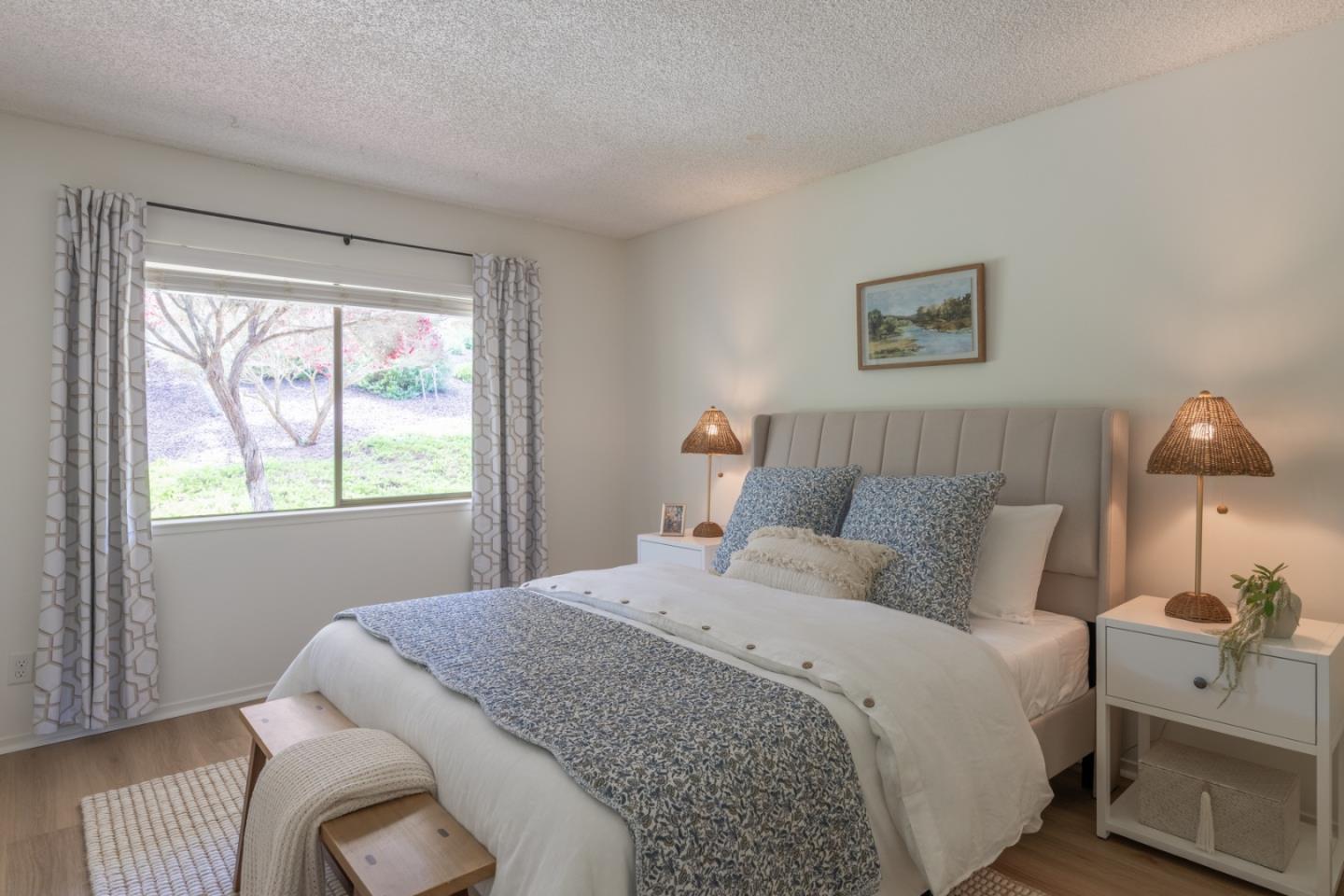 Detail Gallery Image 11 of 21 For 56 Skyline Crest Dr, Monterey,  CA 93940 - 3 Beds | 3 Baths