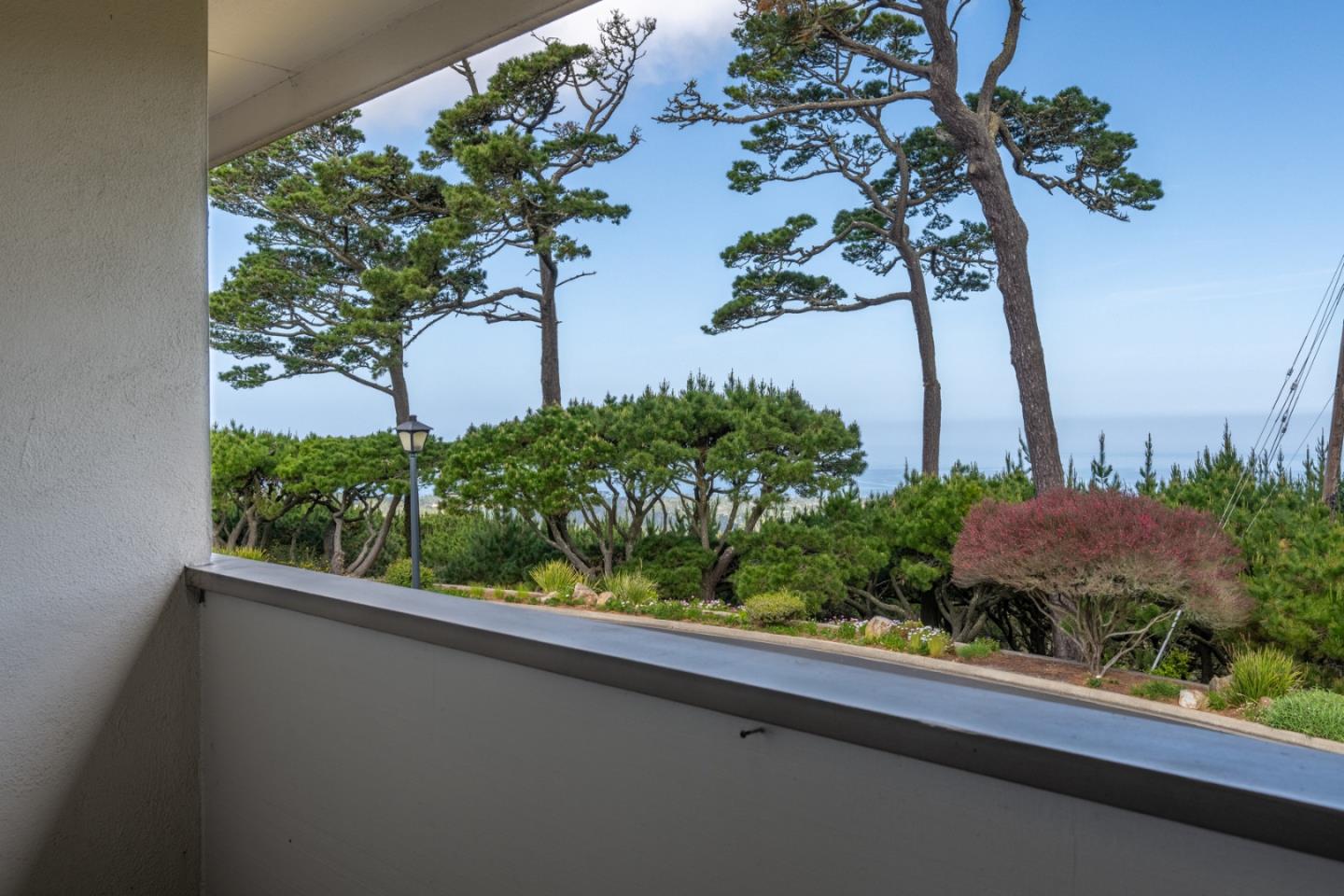 Detail Gallery Image 18 of 21 For 56 Skyline Crest Dr, Monterey,  CA 93940 - 3 Beds | 3 Baths