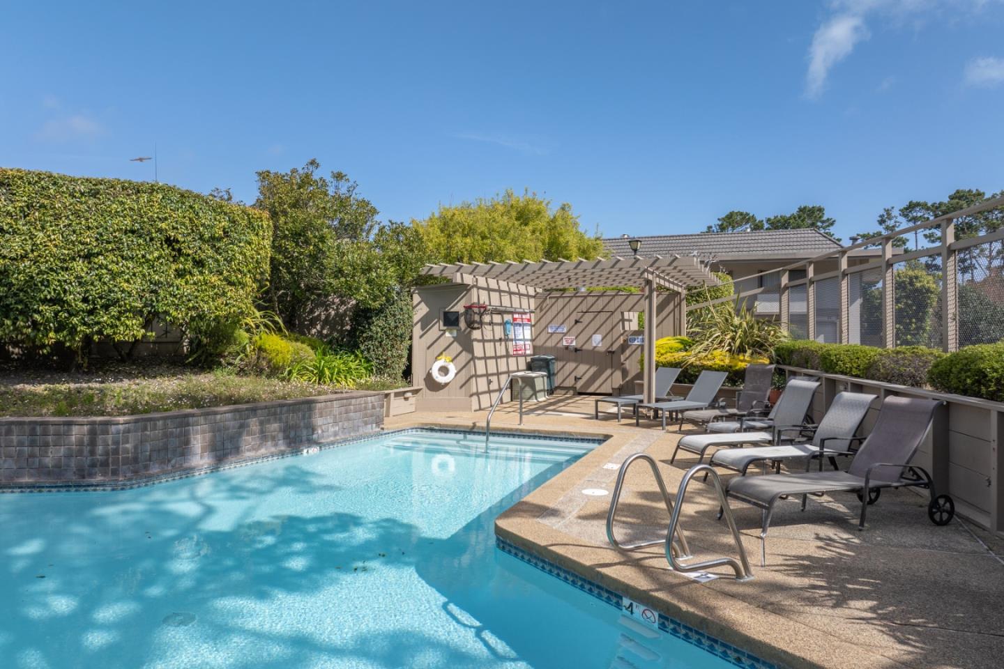 Detail Gallery Image 20 of 21 For 56 Skyline Crest Dr, Monterey,  CA 93940 - 3 Beds | 3 Baths