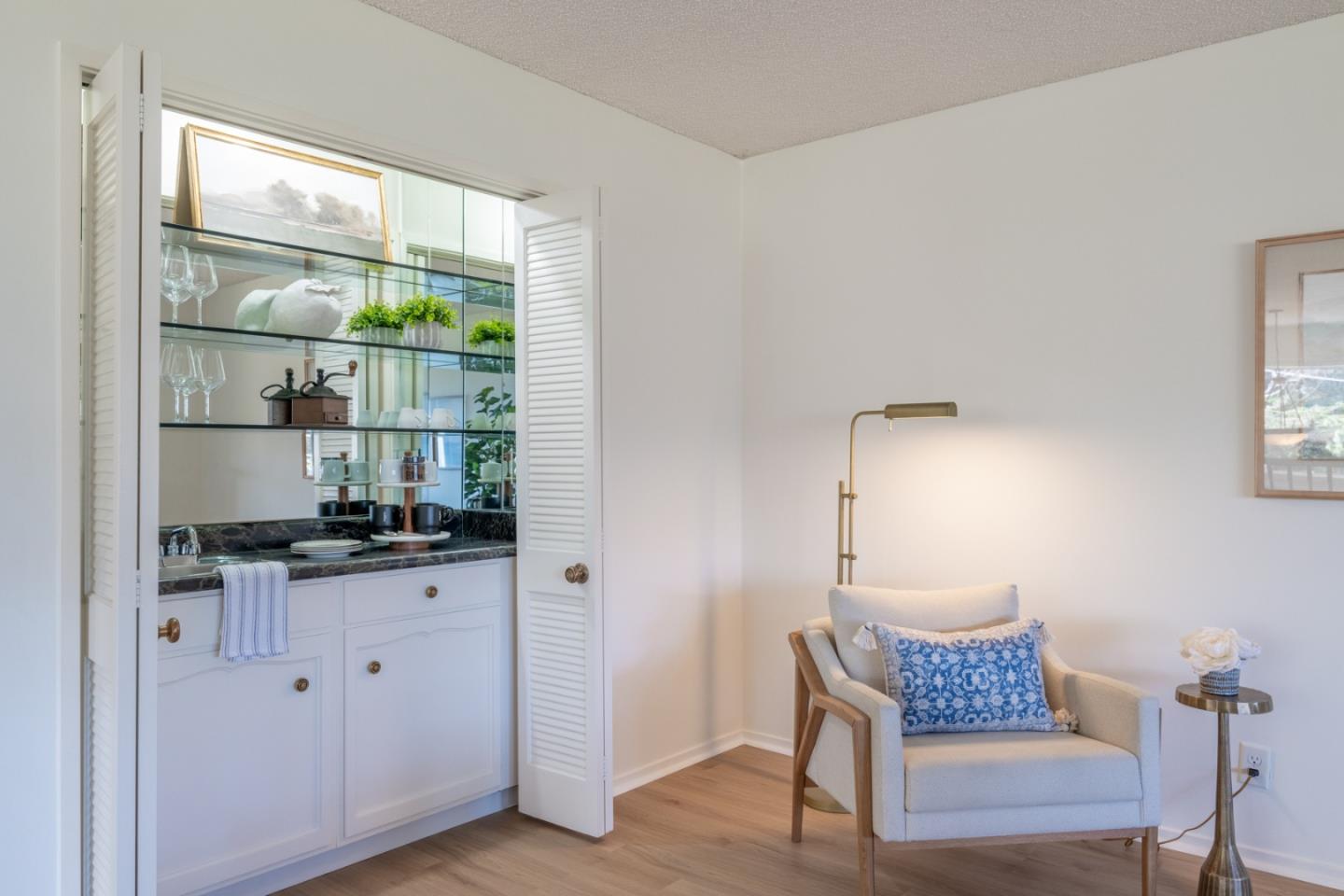 Detail Gallery Image 6 of 21 For 56 Skyline Crest Dr, Monterey,  CA 93940 - 3 Beds | 3 Baths