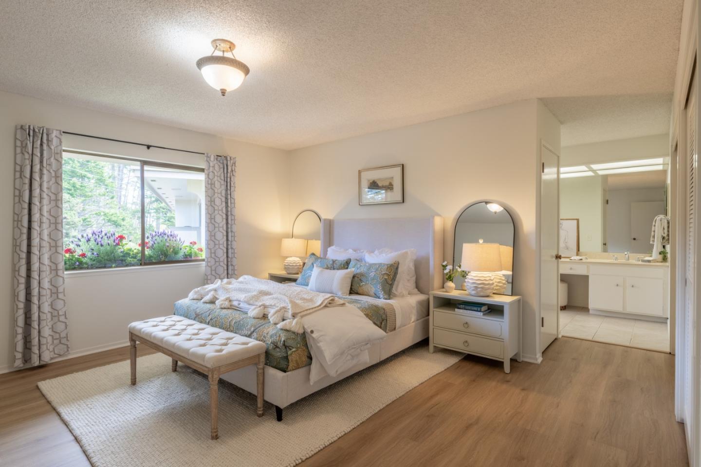 Detail Gallery Image 9 of 21 For 56 Skyline Crest Dr, Monterey,  CA 93940 - 3 Beds | 3 Baths