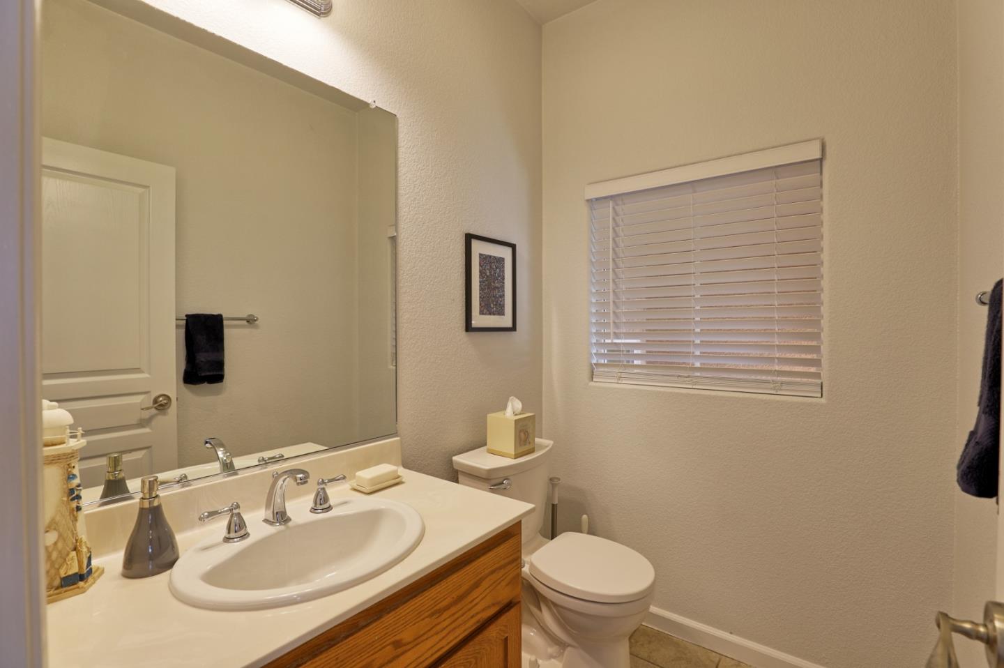 Detail Gallery Image 12 of 25 For 542 Manzana St, Watsonville,  CA 95076 - 4 Beds | 2/1 Baths