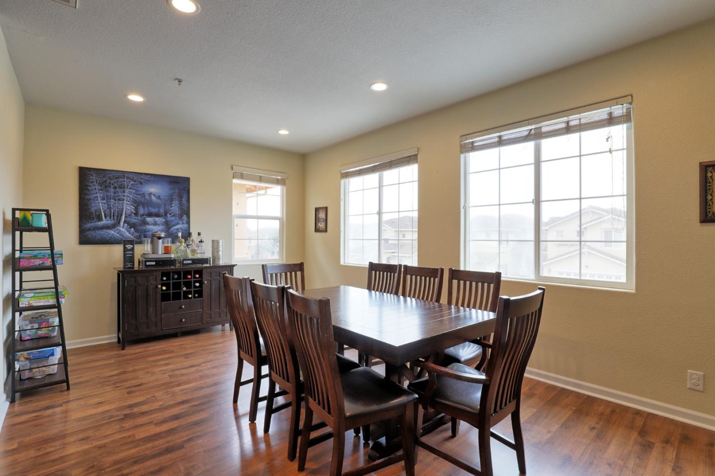 Detail Gallery Image 14 of 25 For 542 Manzana St, Watsonville,  CA 95076 - 4 Beds | 2/1 Baths