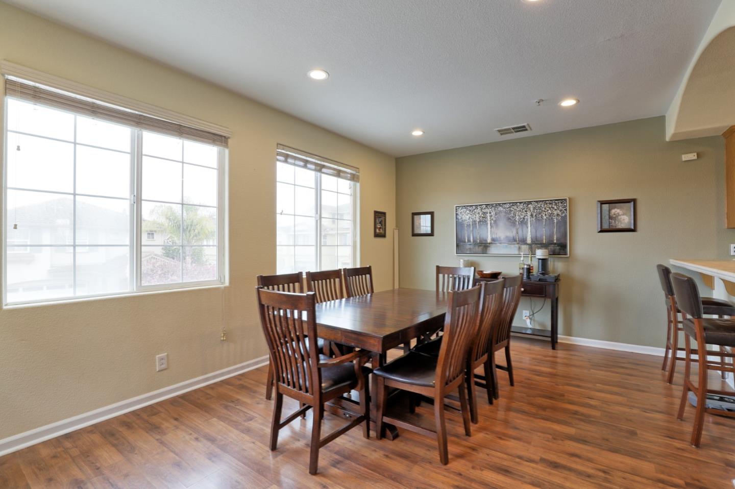 Detail Gallery Image 15 of 25 For 542 Manzana St, Watsonville,  CA 95076 - 4 Beds | 2/1 Baths