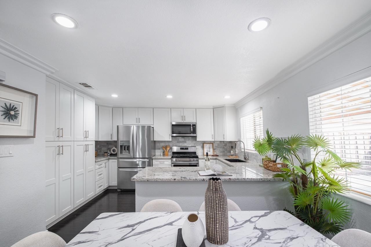 Detail Gallery Image 6 of 27 For 10350 Doris Ave, San Jose,  CA 95127 - 4 Beds | 2 Baths