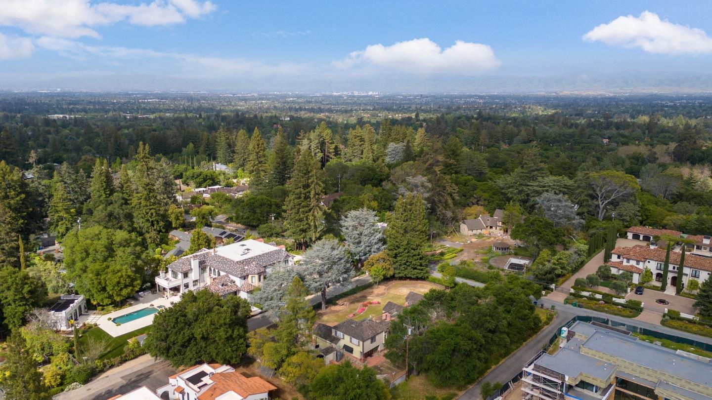 Detail Gallery Image 2 of 18 For 15581 Glen Una Dr, Los Gatos,  CA 95030 - 4 Beds | 3/2 Baths